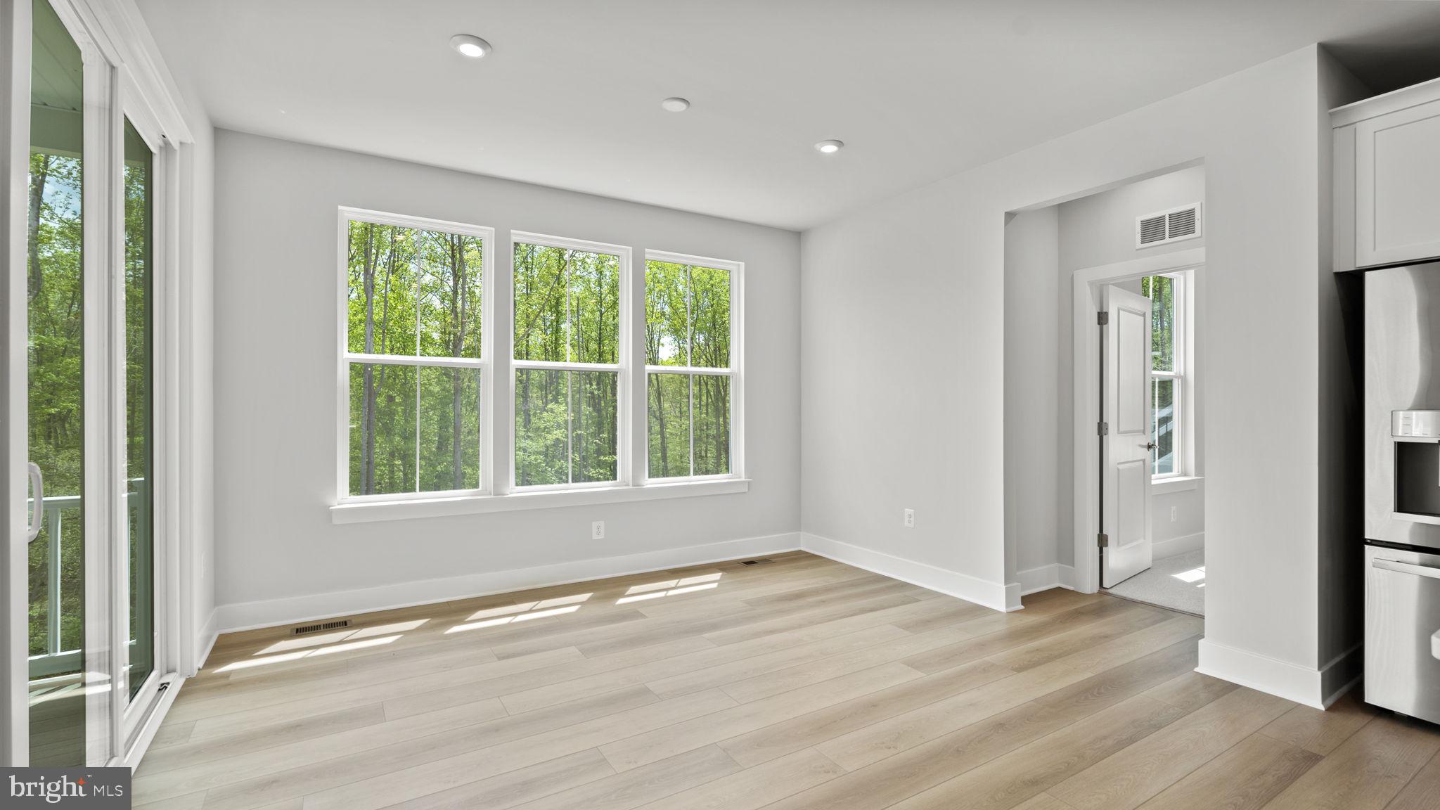 WOODS OVERLOOK AT POTOMAC SHORES - Residential