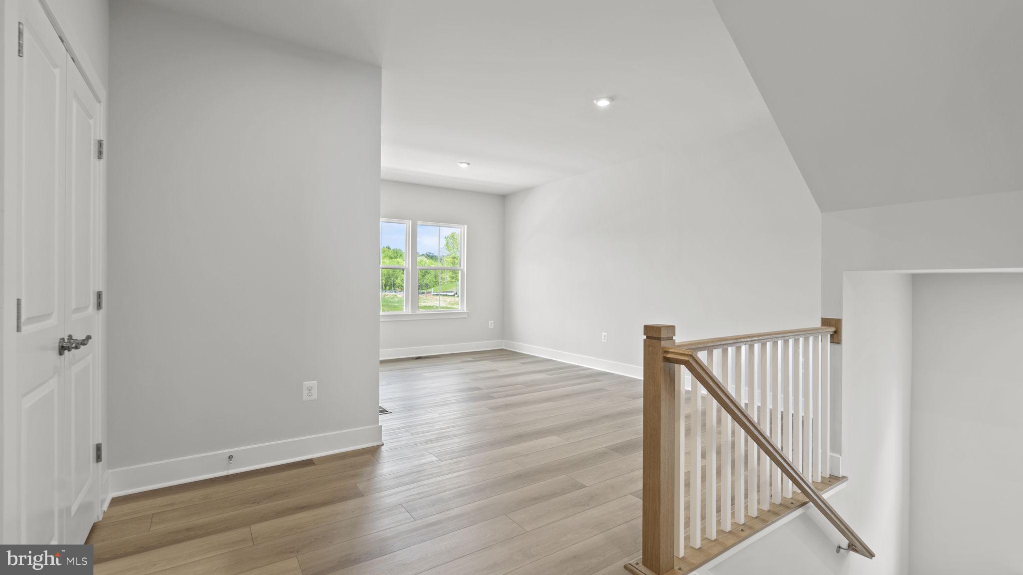 WOODS OVERLOOK AT POTOMAC SHORES - Residential