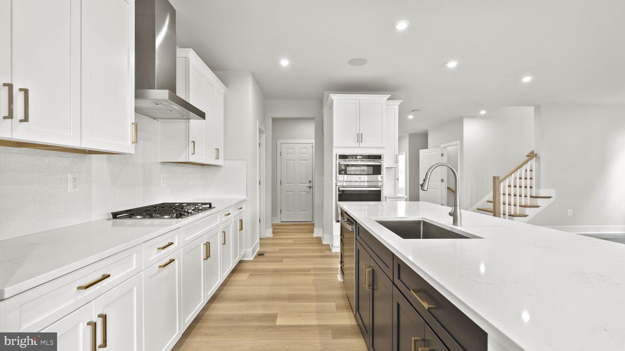 WOODS OVERLOOK AT POTOMAC SHORES - Residential