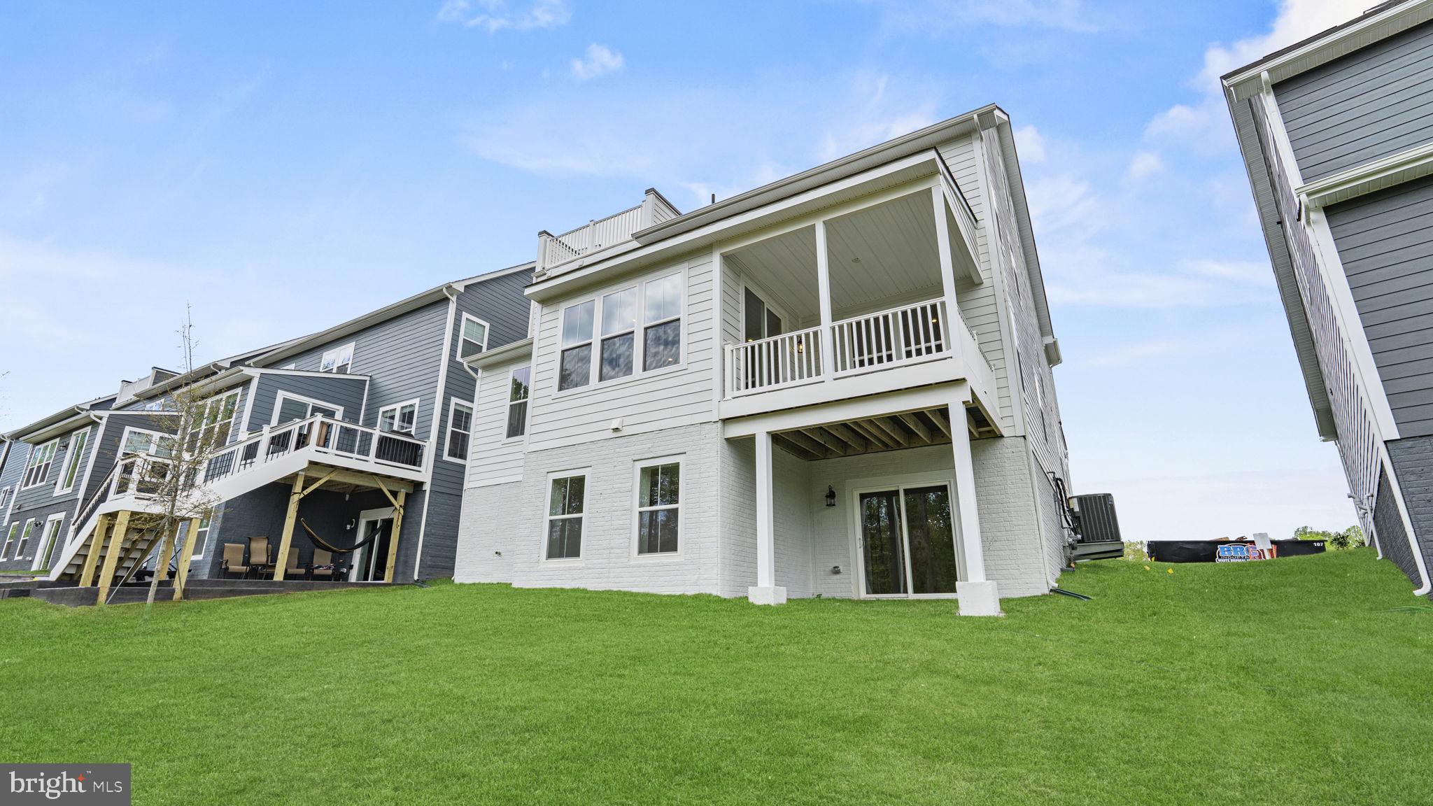 WOODS OVERLOOK AT POTOMAC SHORES - Residential