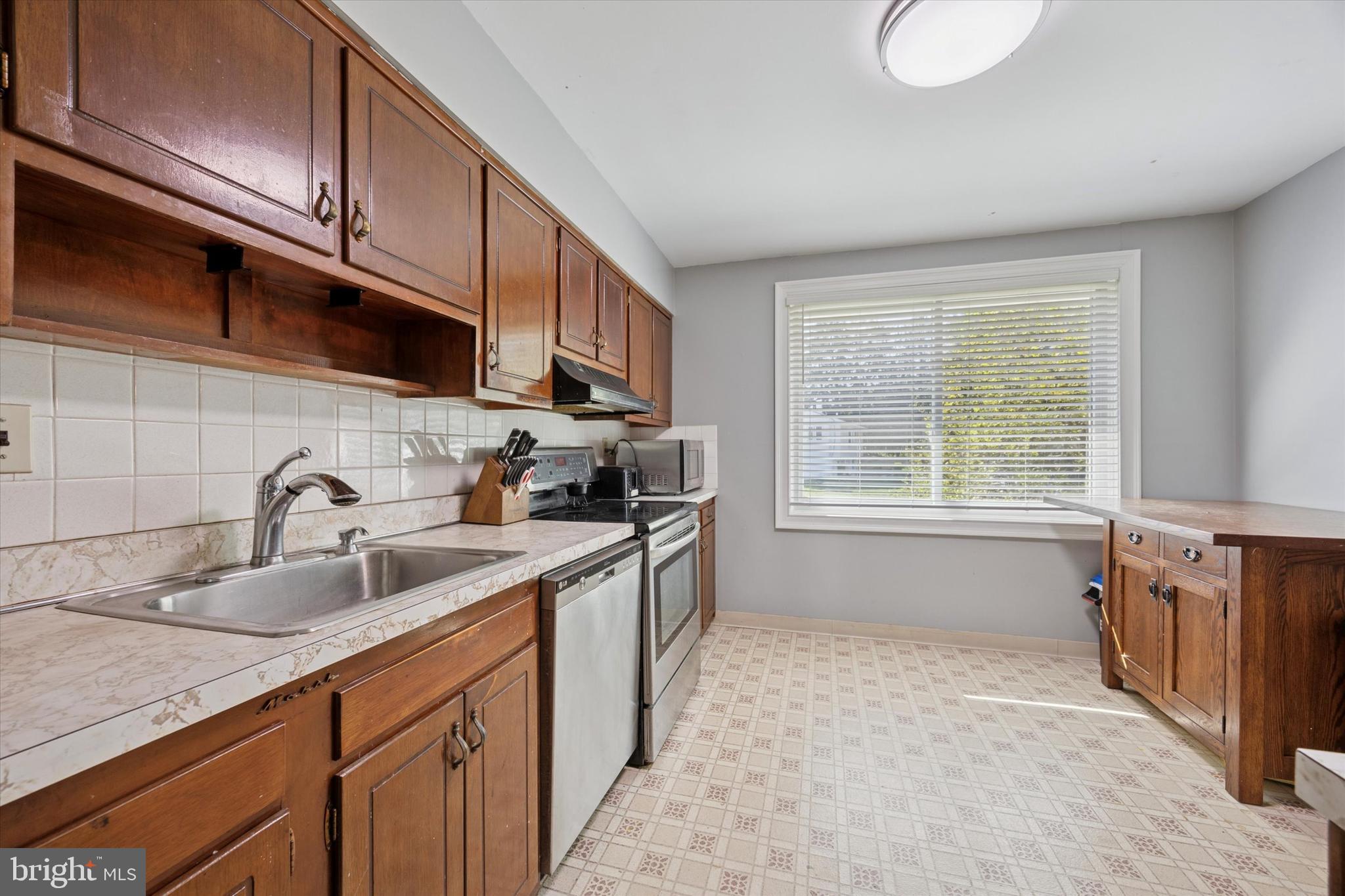 LAFAYETTE HILL - Residential