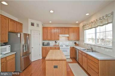 PARK RIDGE - Residential Lease