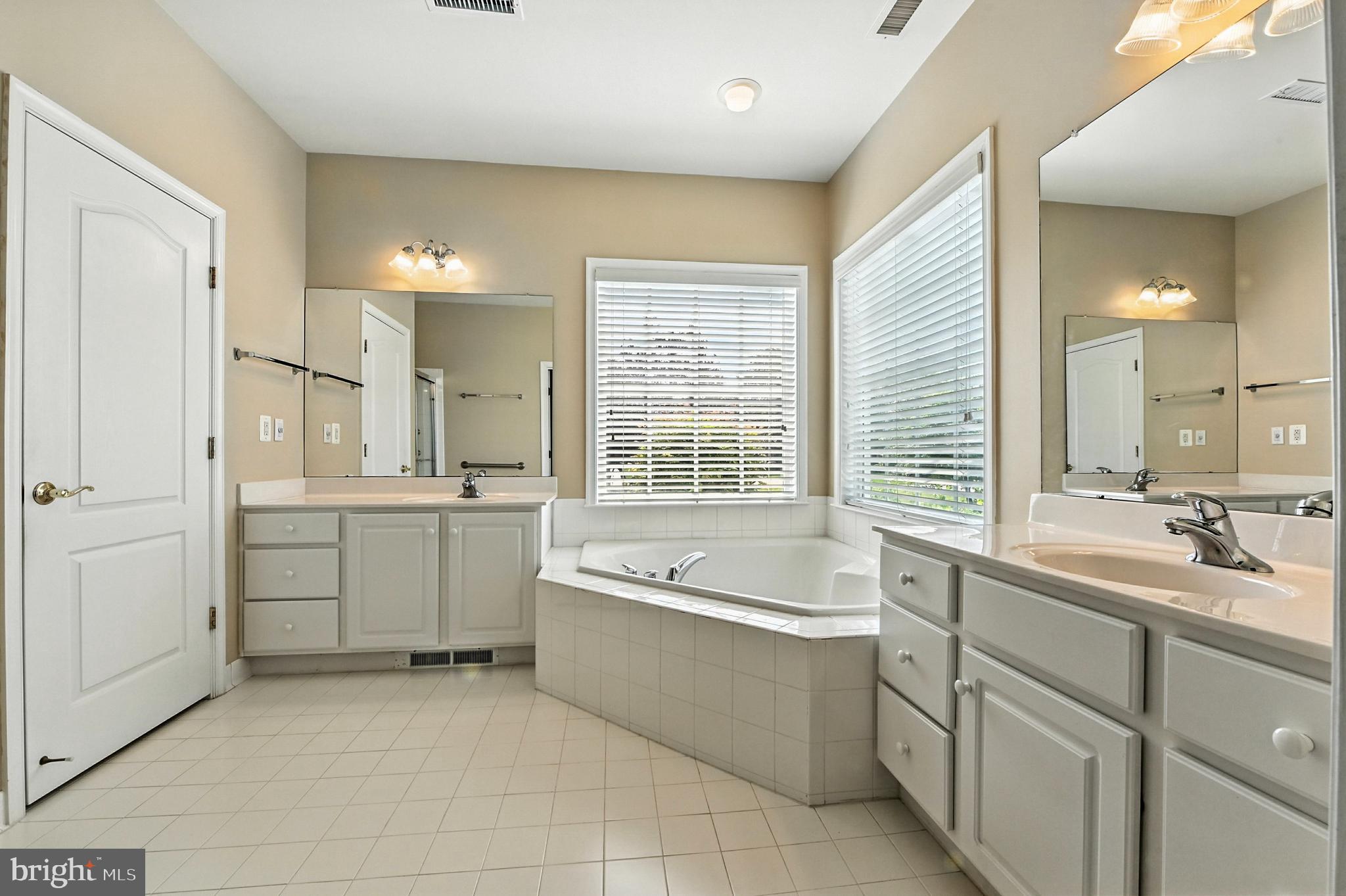 EASTON CLUB EAST - Residential