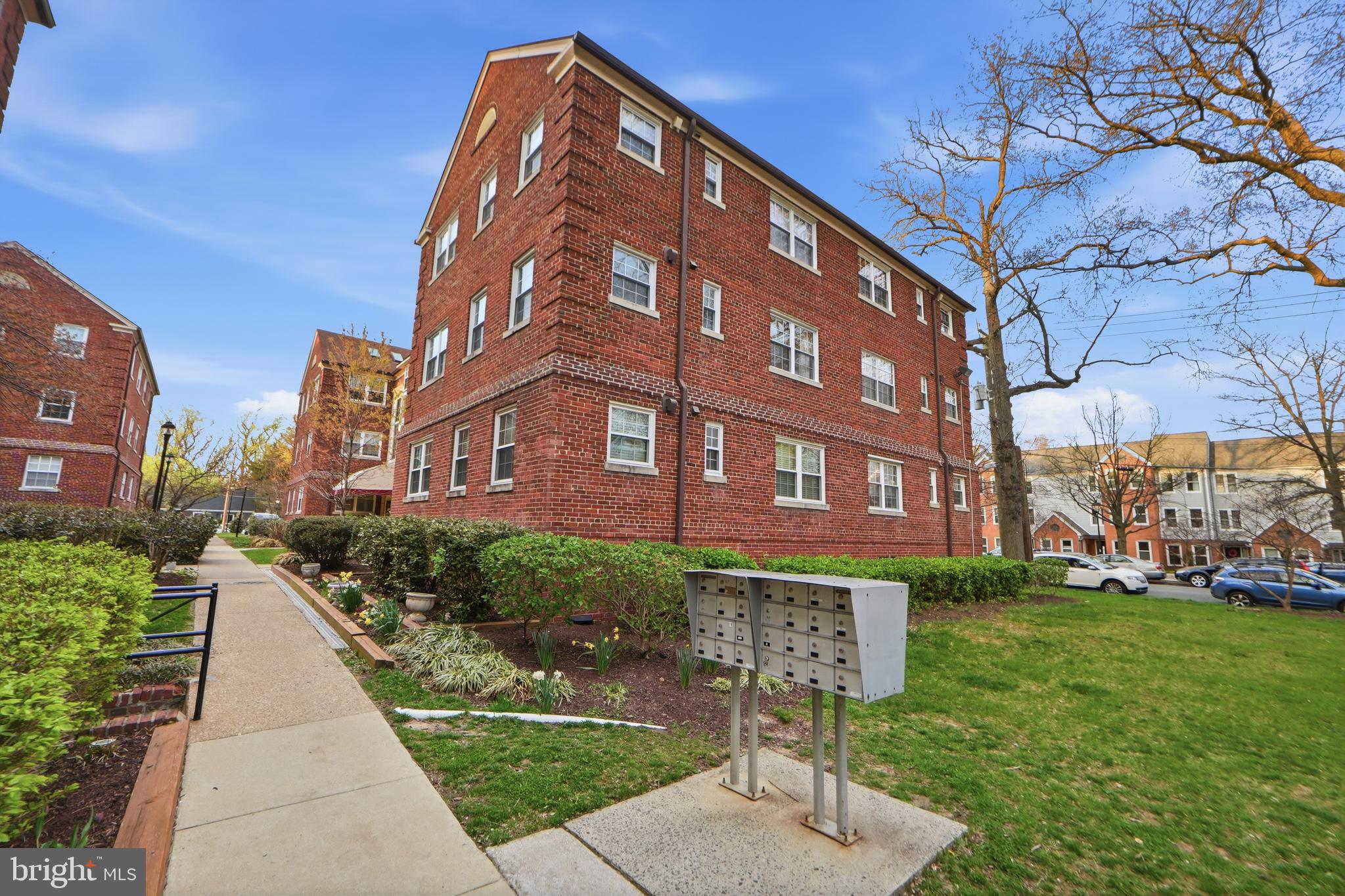 PALISADE GARDENS - Residential