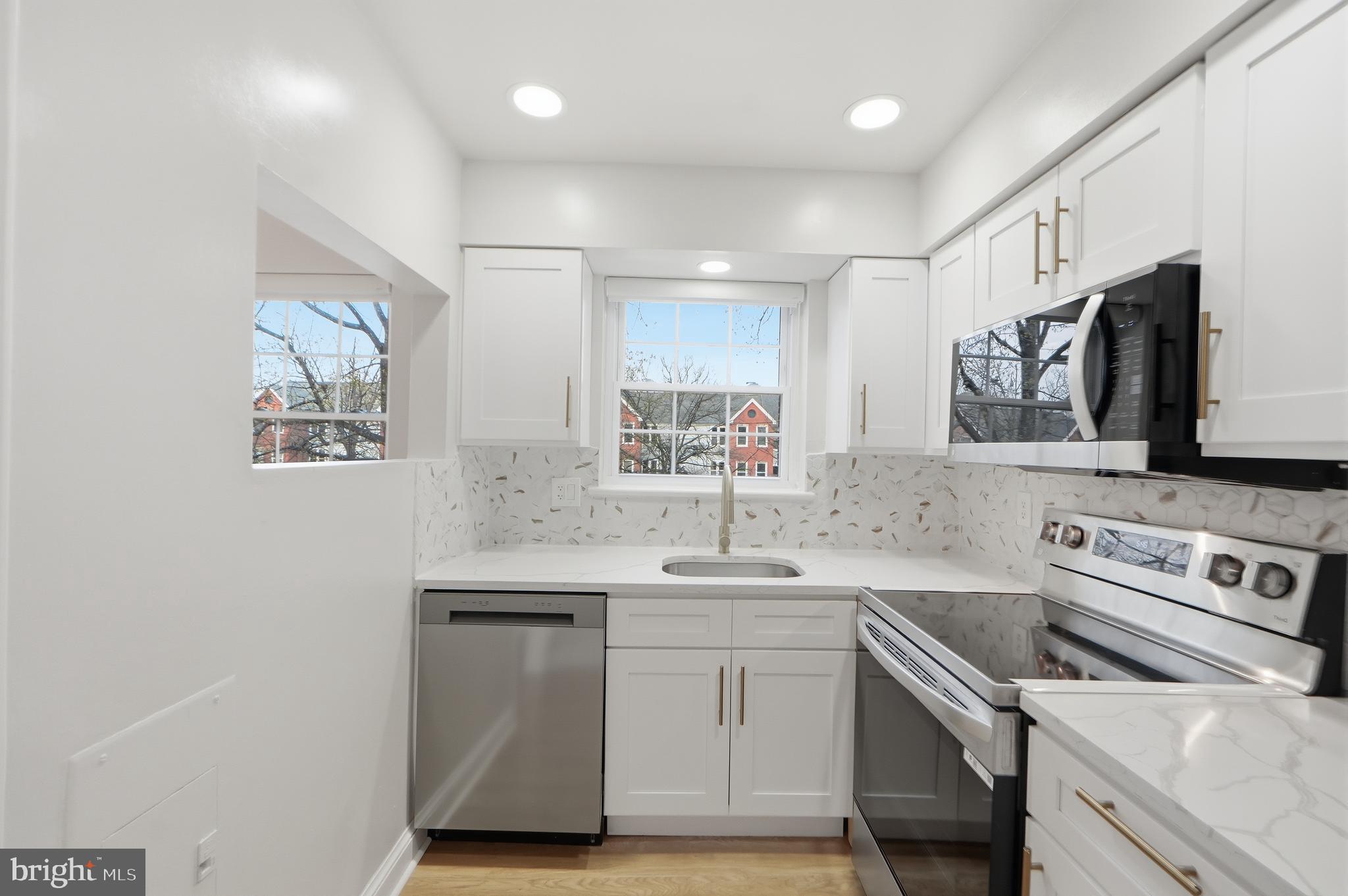 PALISADE GARDENS - Residential