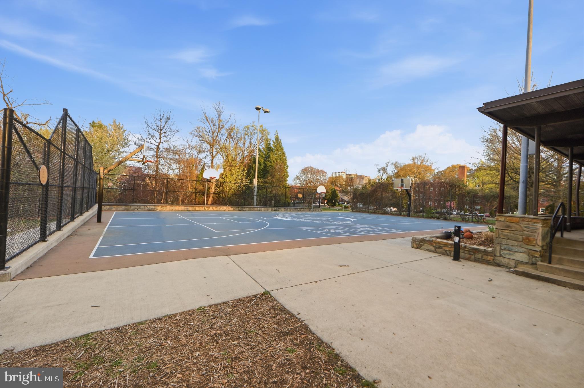 PALISADE GARDENS - Residential