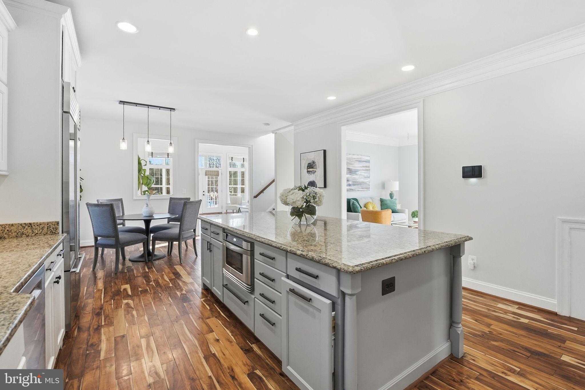 GRAYS OAKTON - Residential