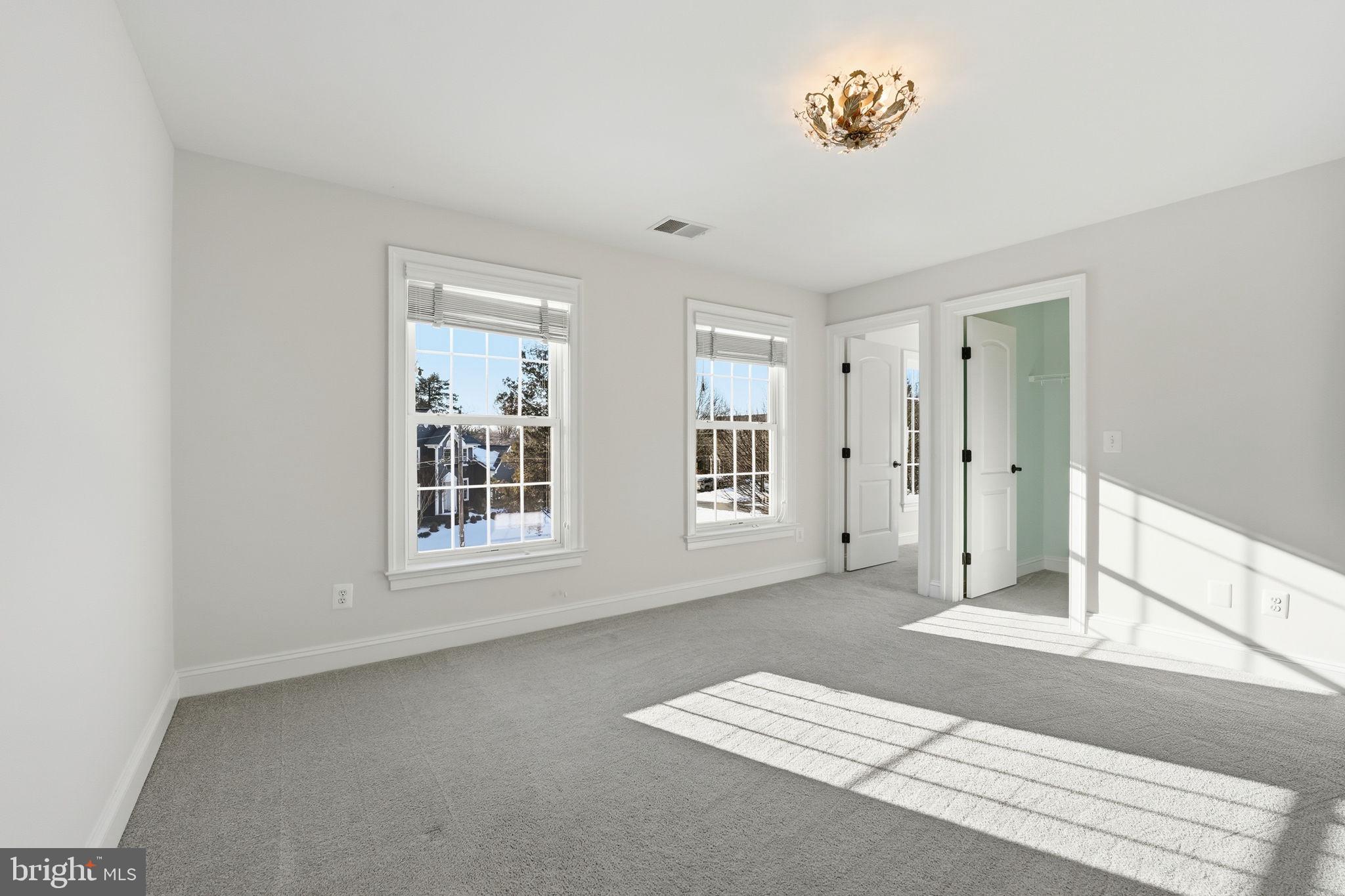 GRAYS OAKTON - Residential