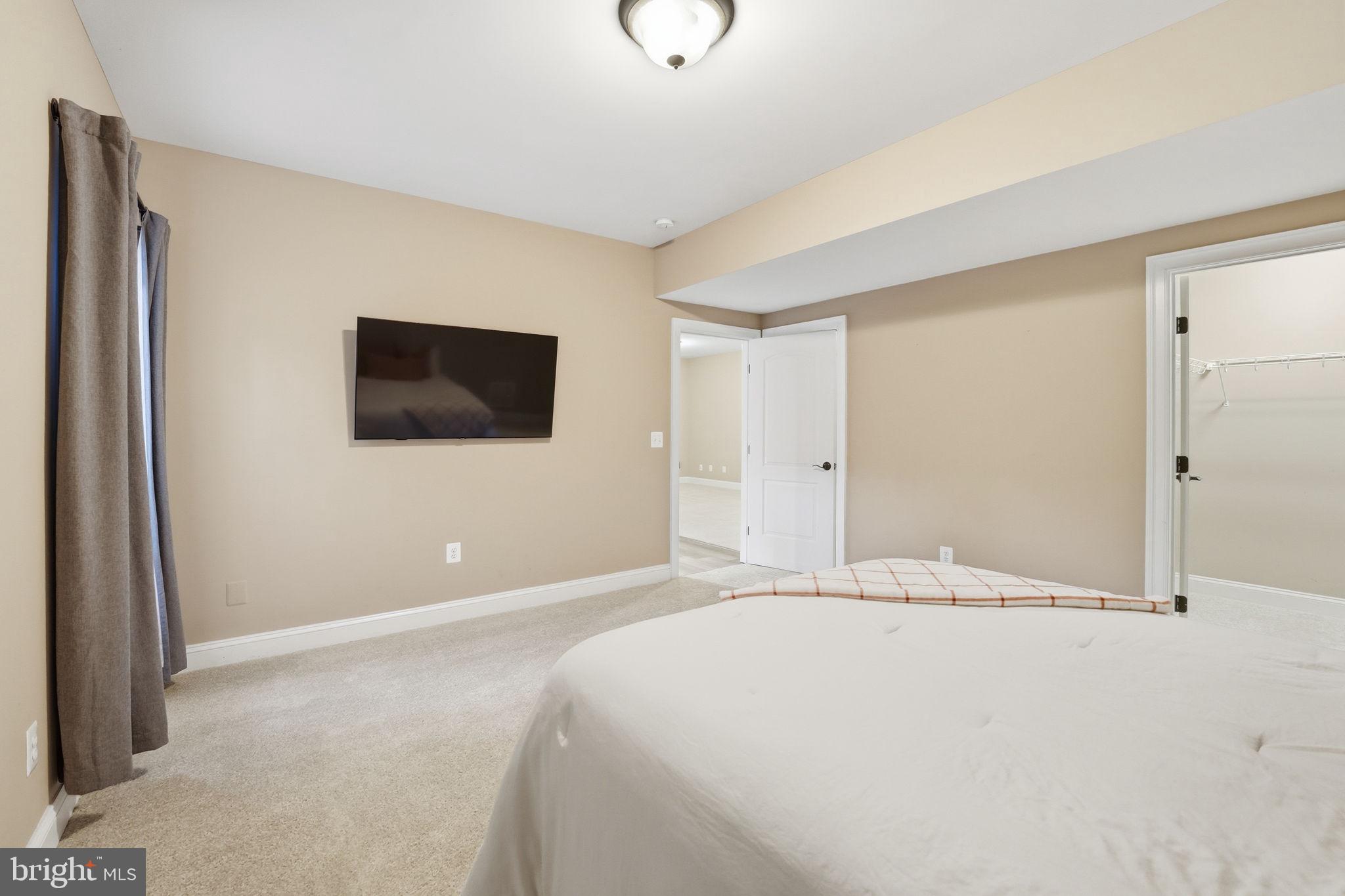 GRAYS OAKTON - Residential