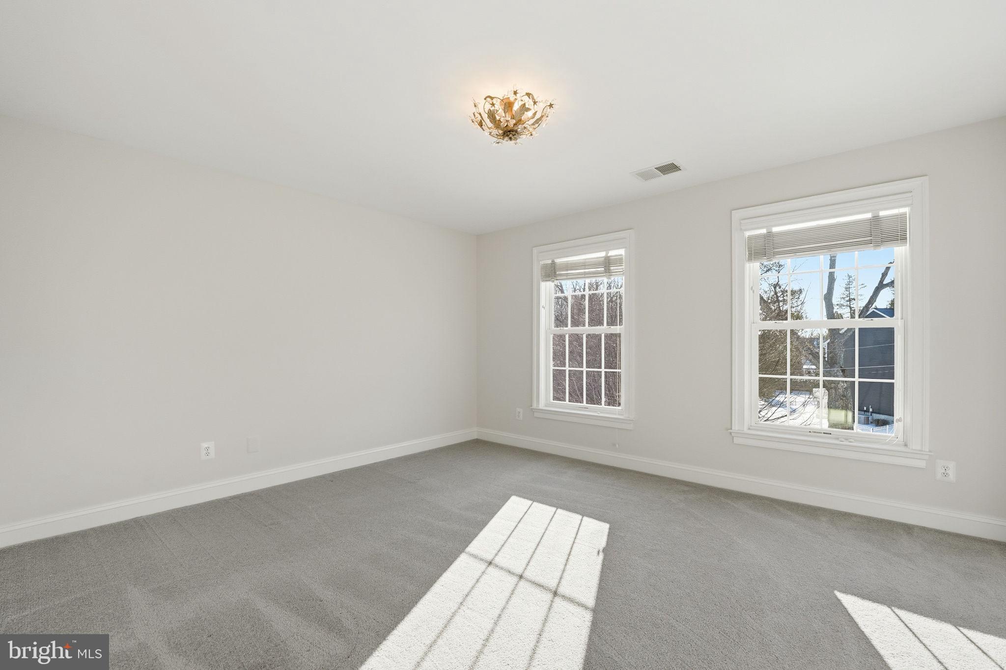 GRAYS OAKTON - Residential