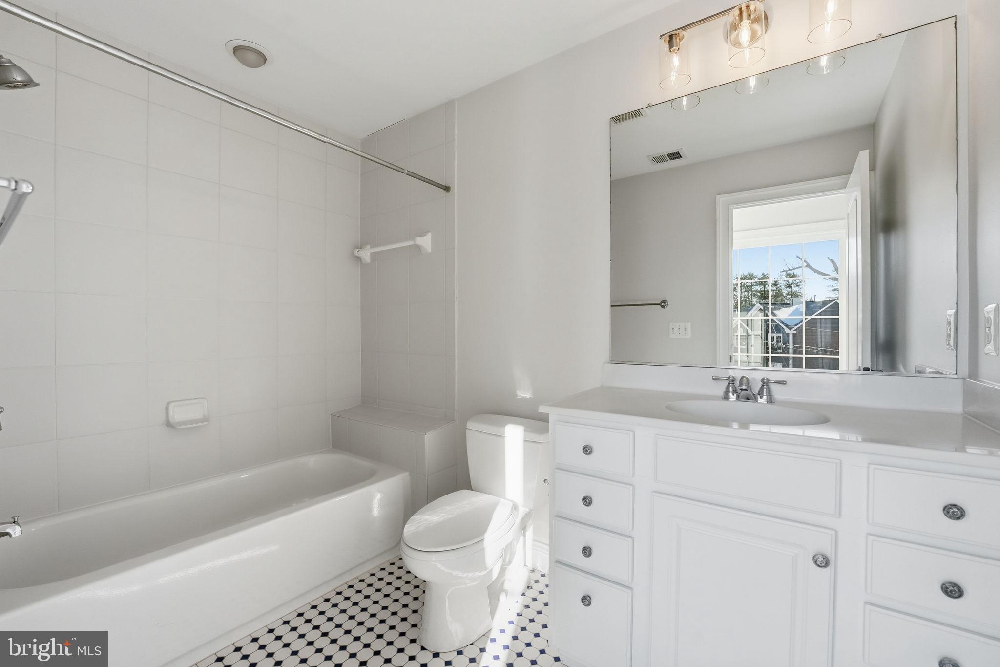 GRAYS OAKTON - Residential