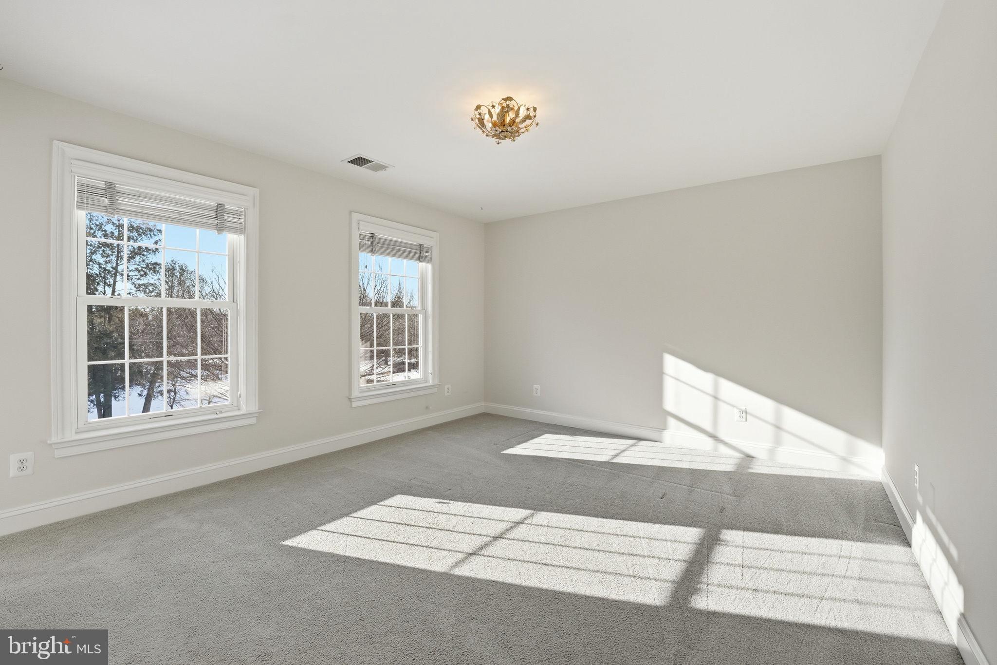 GRAYS OAKTON - Residential