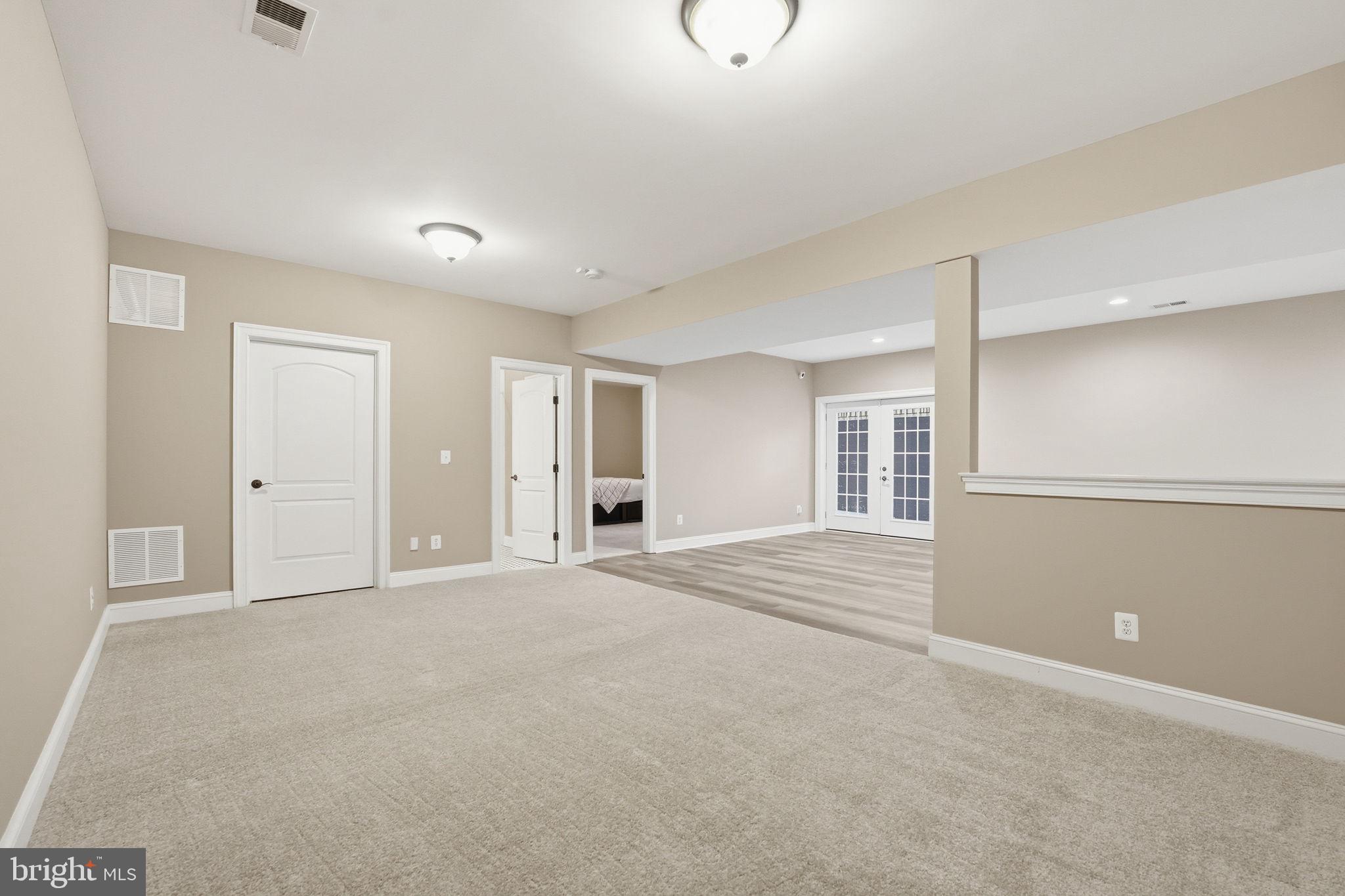 GRAYS OAKTON - Residential