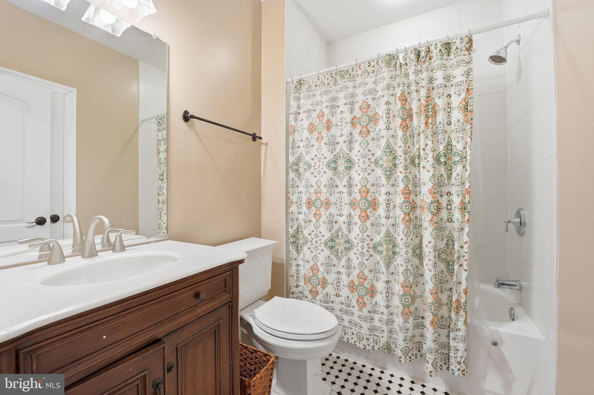 GRAYS OAKTON - Residential