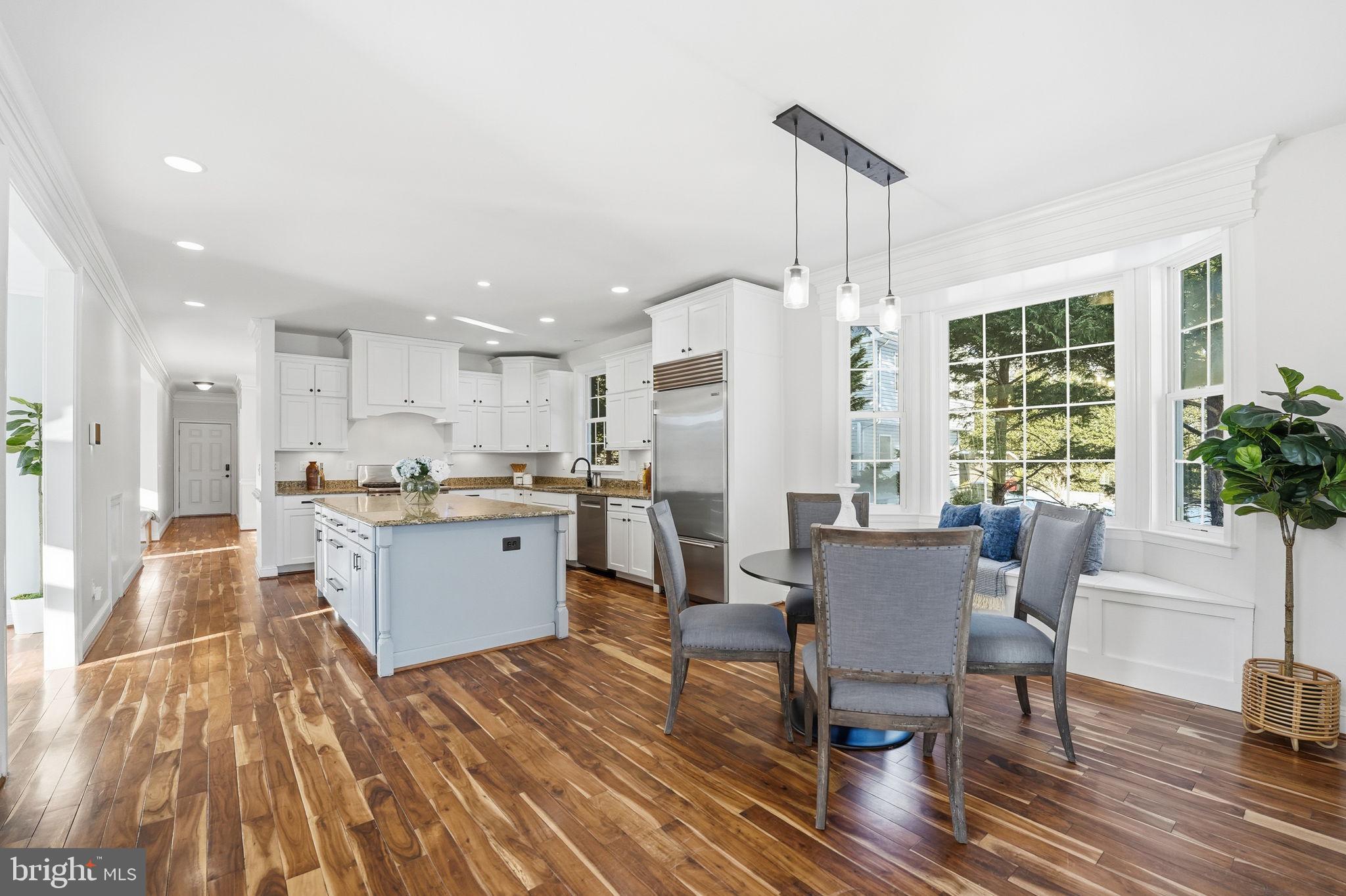 GRAYS OAKTON - Residential