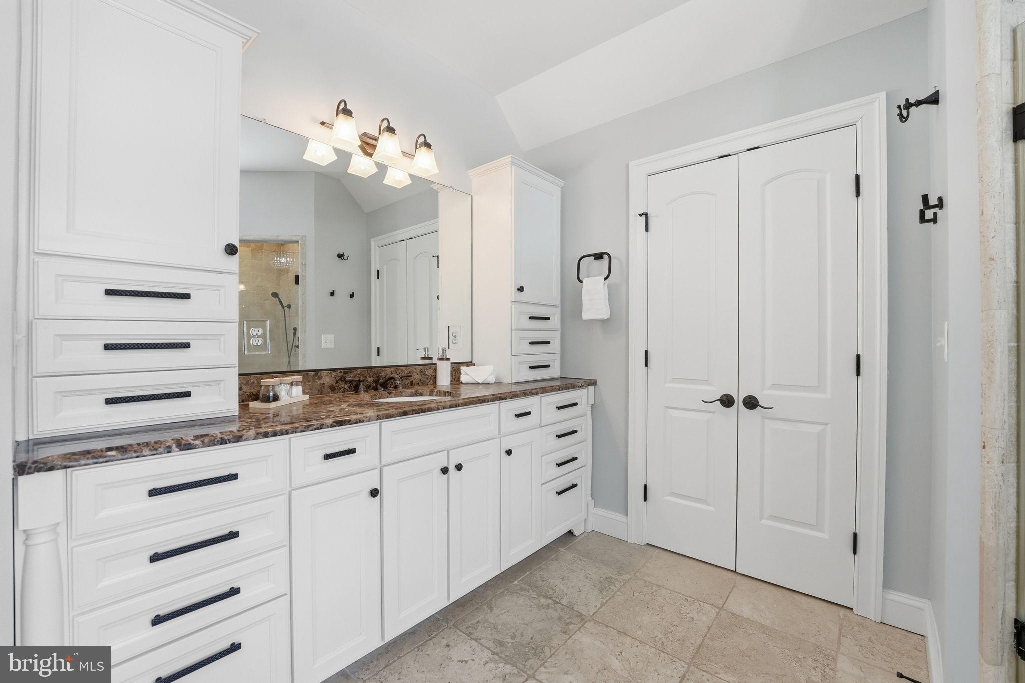 GRAYS OAKTON - Residential