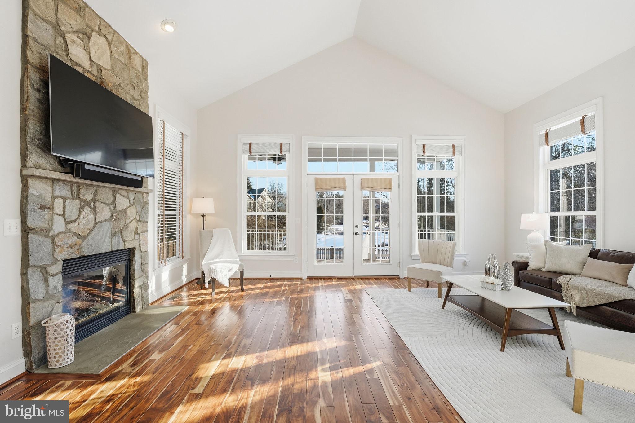 GRAYS OAKTON - Residential