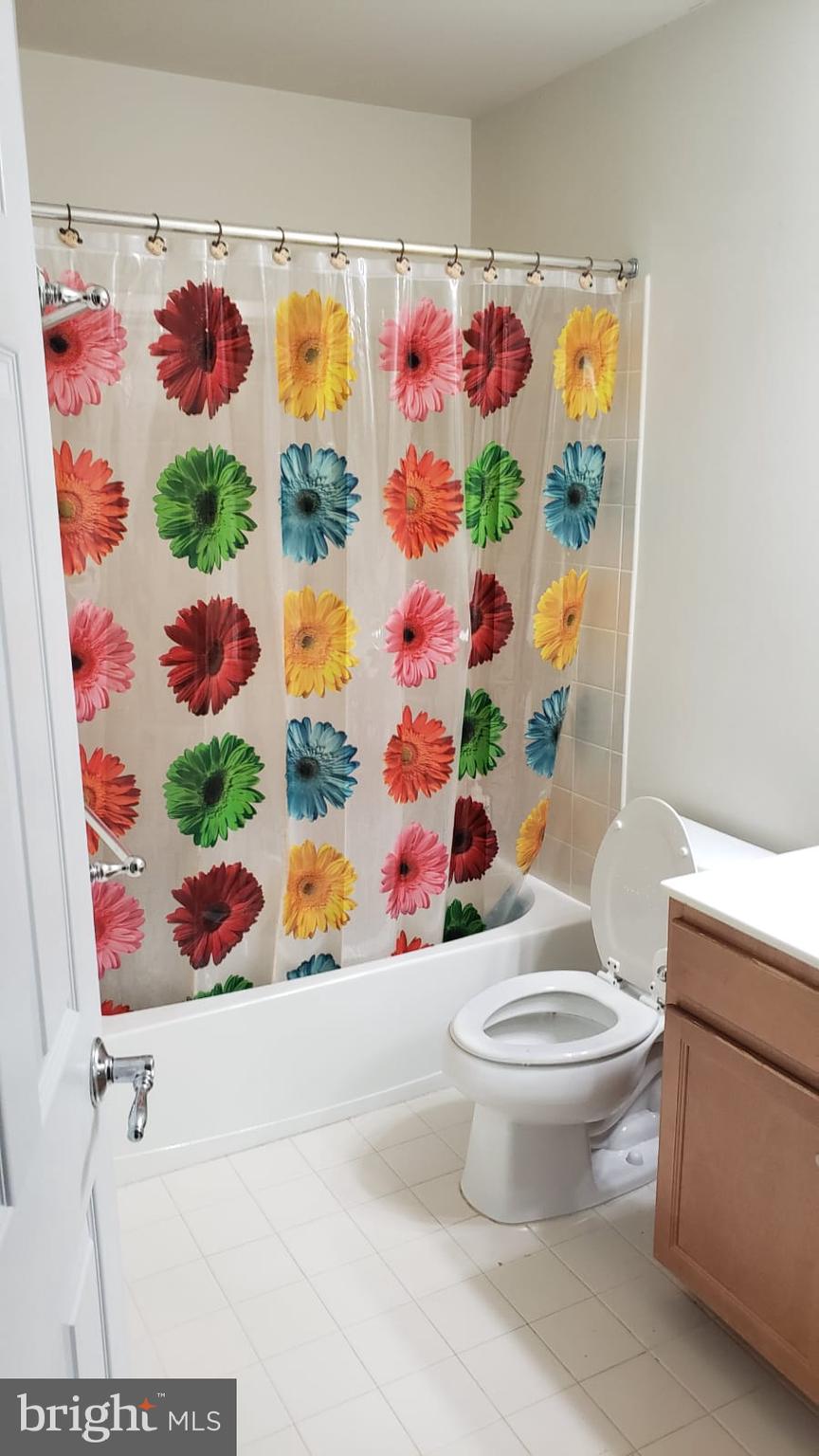 EAST GATE - Residential Lease