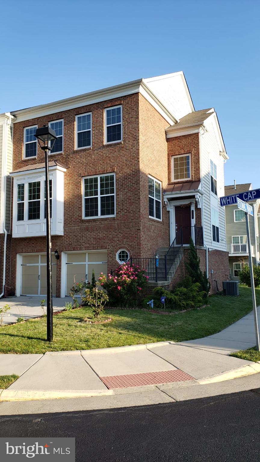 EAST GATE - Residential Lease