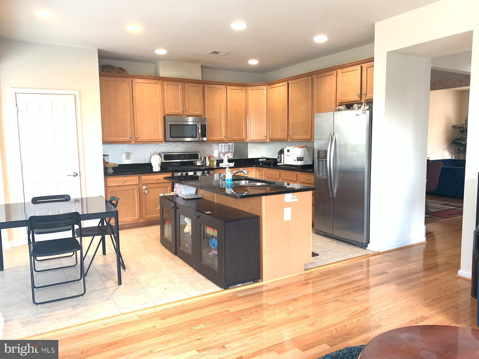 EAST GATE - Residential Lease