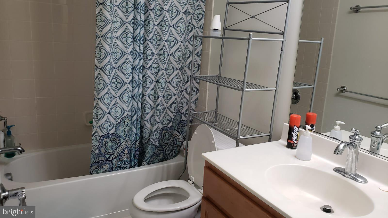 EAST GATE - Residential Lease