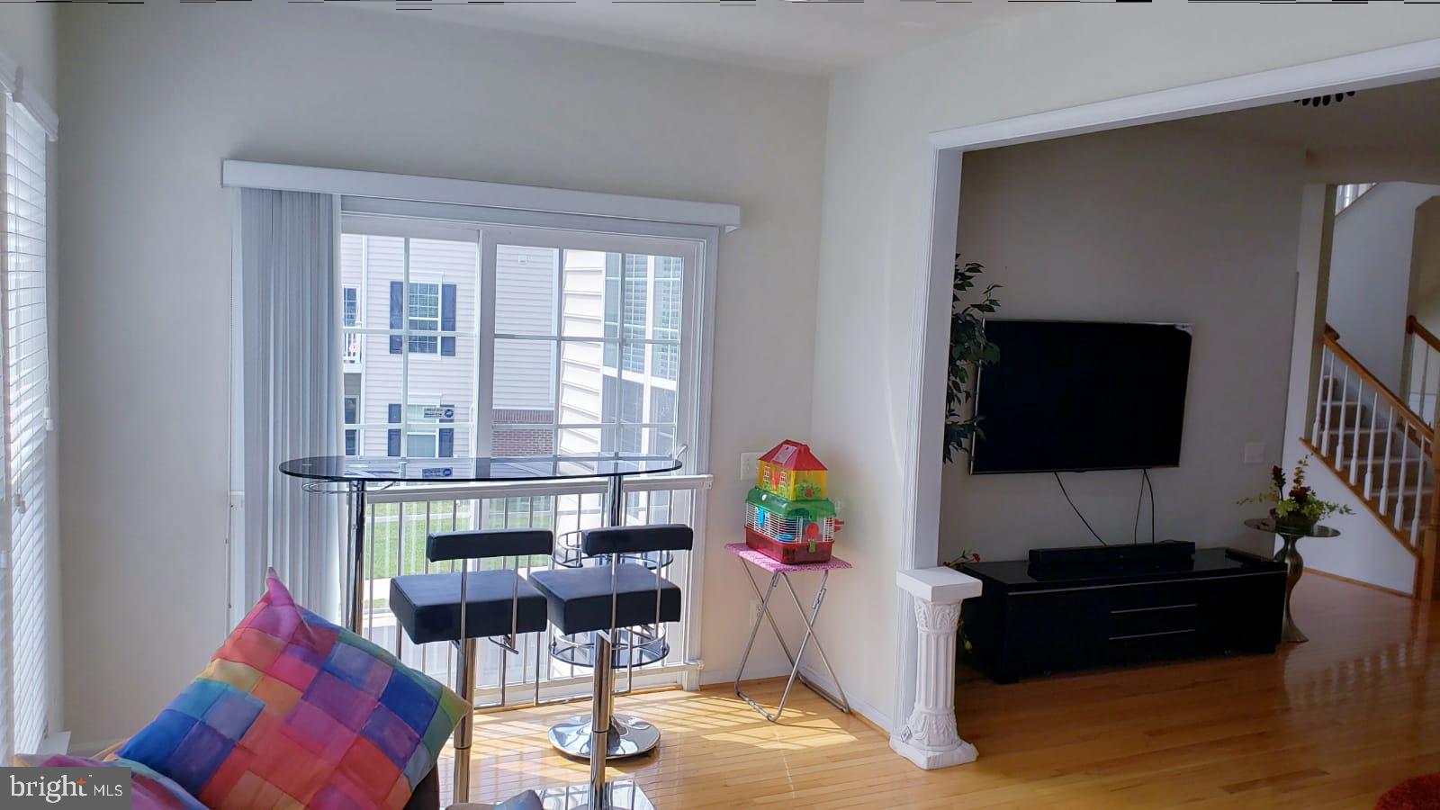 EAST GATE - Residential Lease