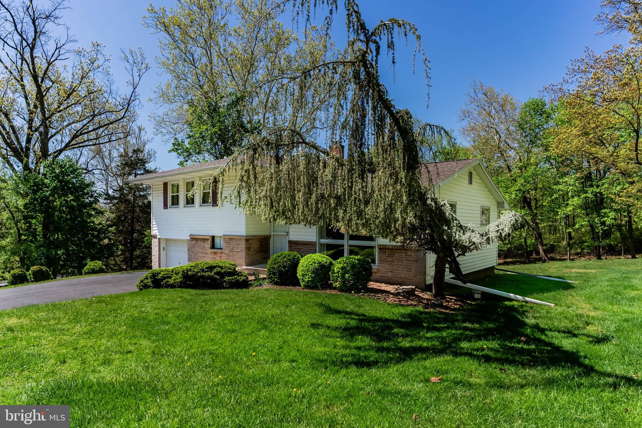 2220 BLUE MOUNTAIN PARKWAY