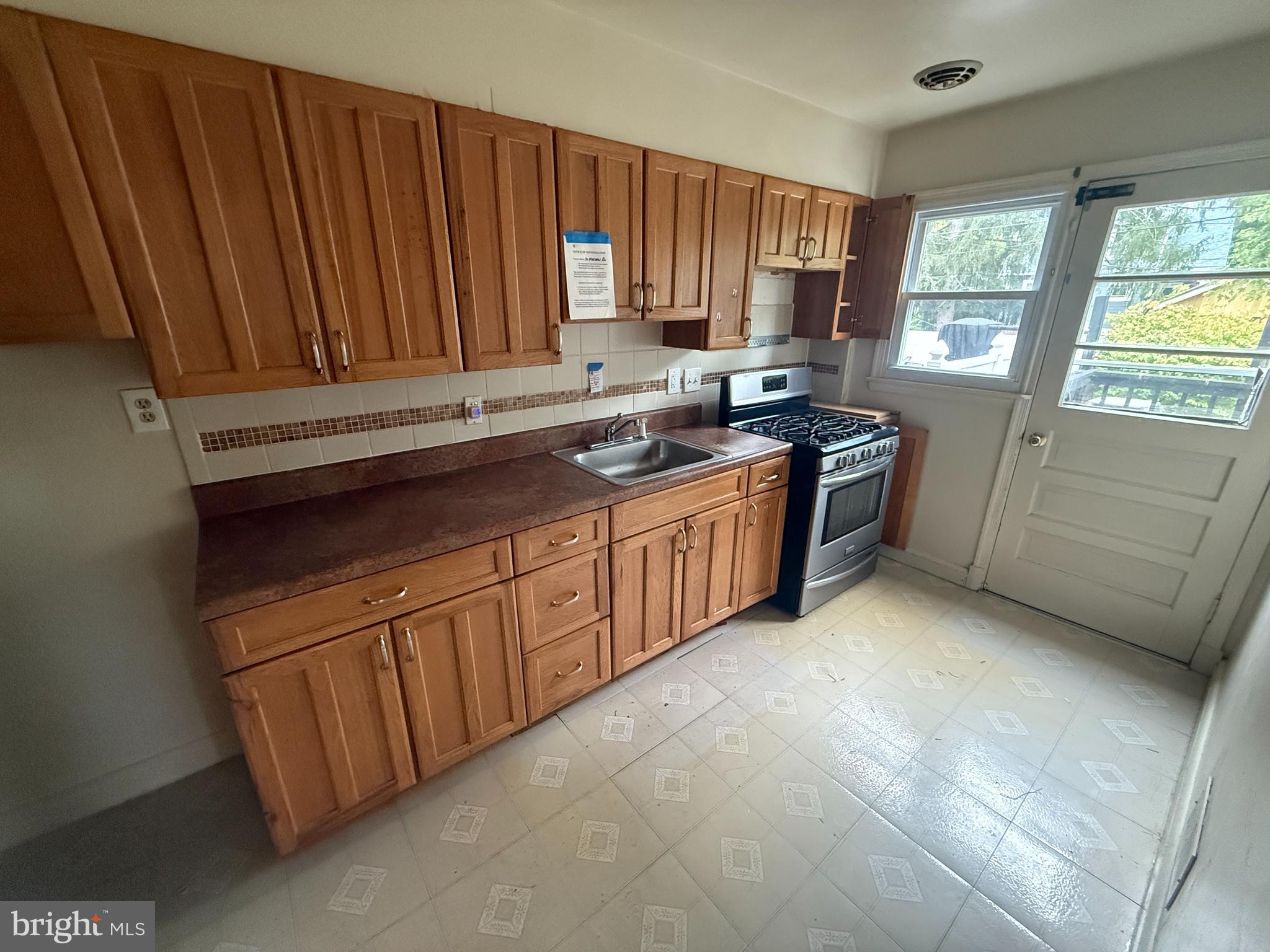 10 MARDREW ROAD