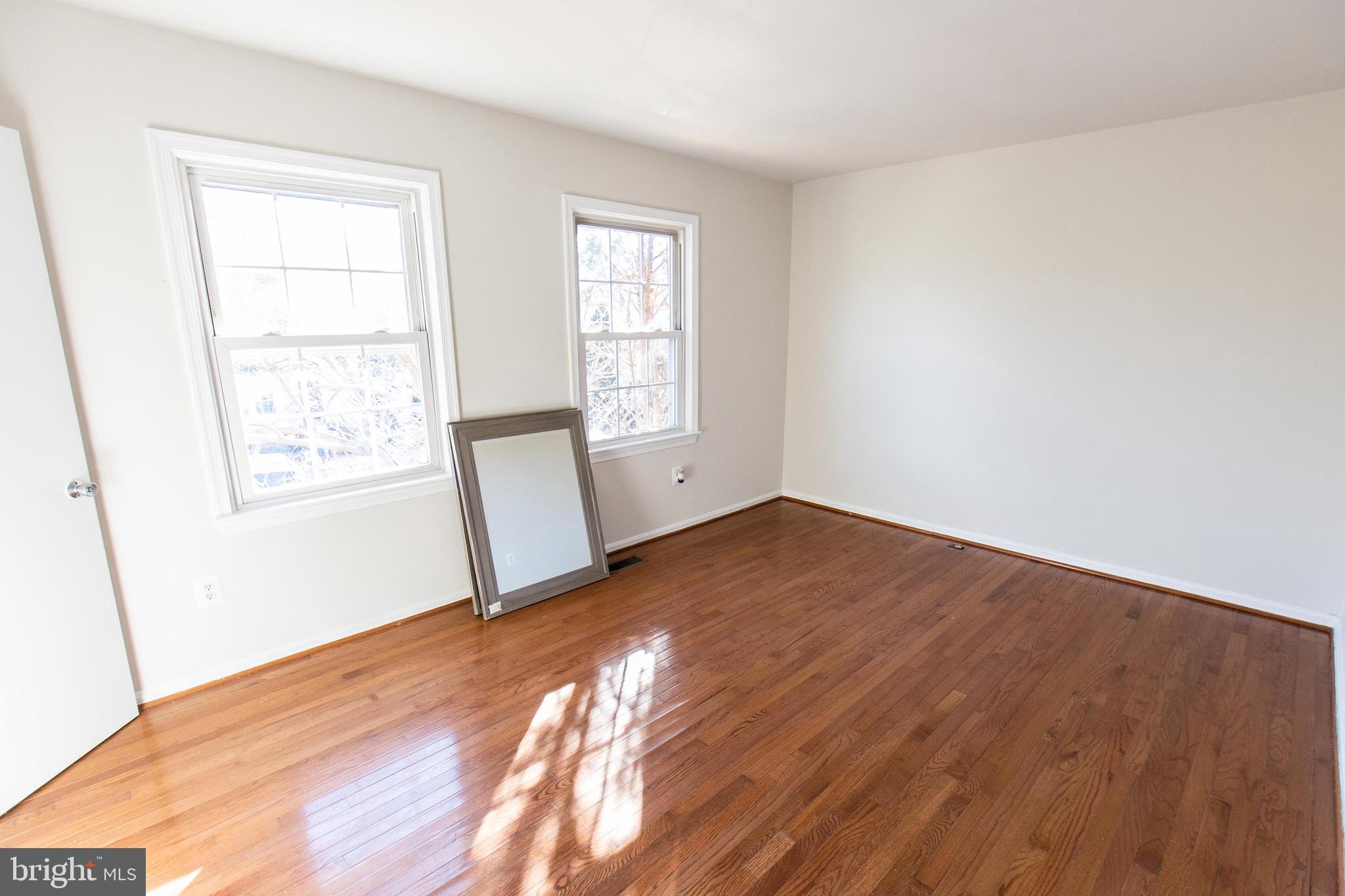 CIRCLE WOODS - Residential Lease