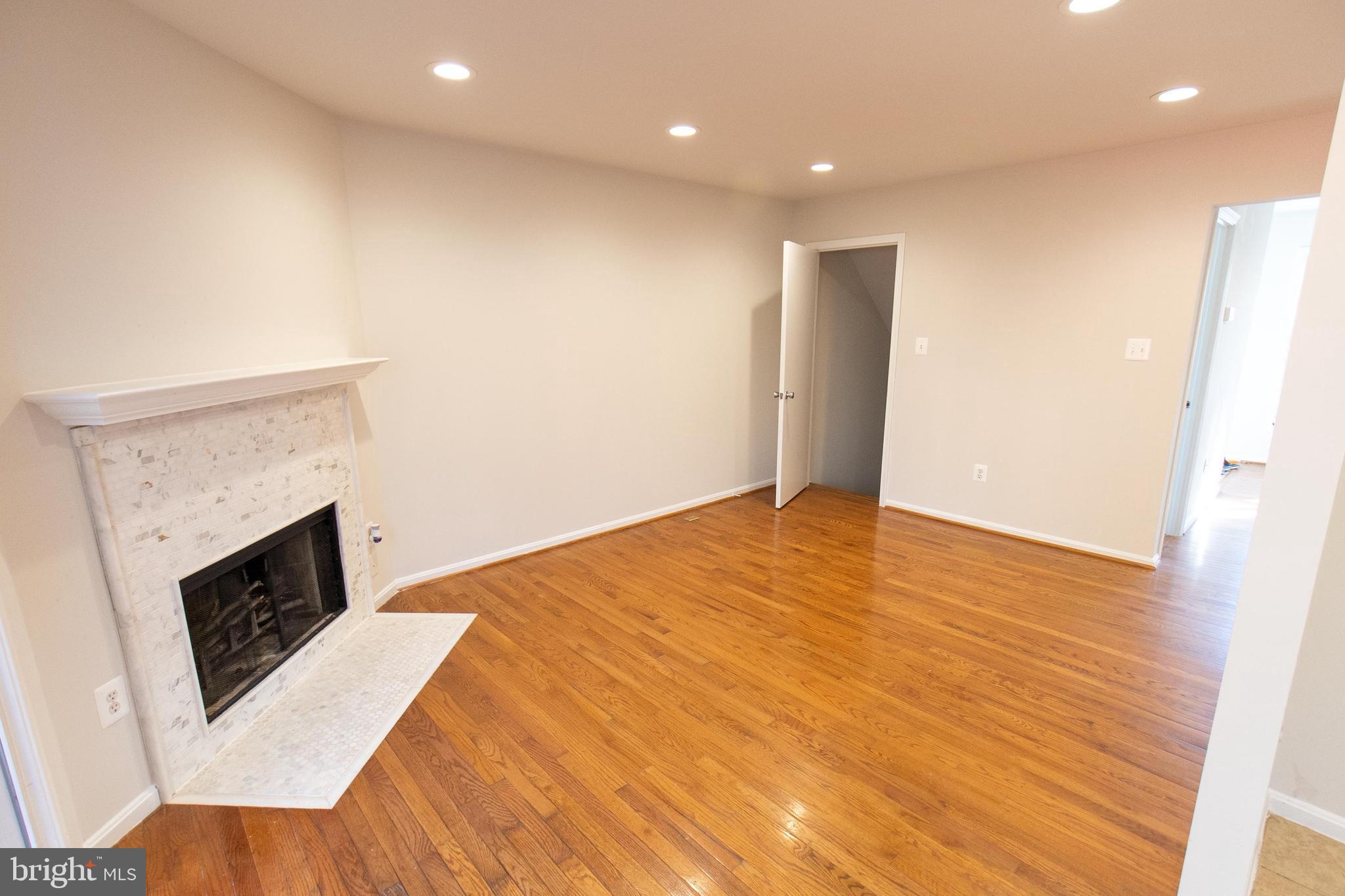 CIRCLE WOODS - Residential Lease