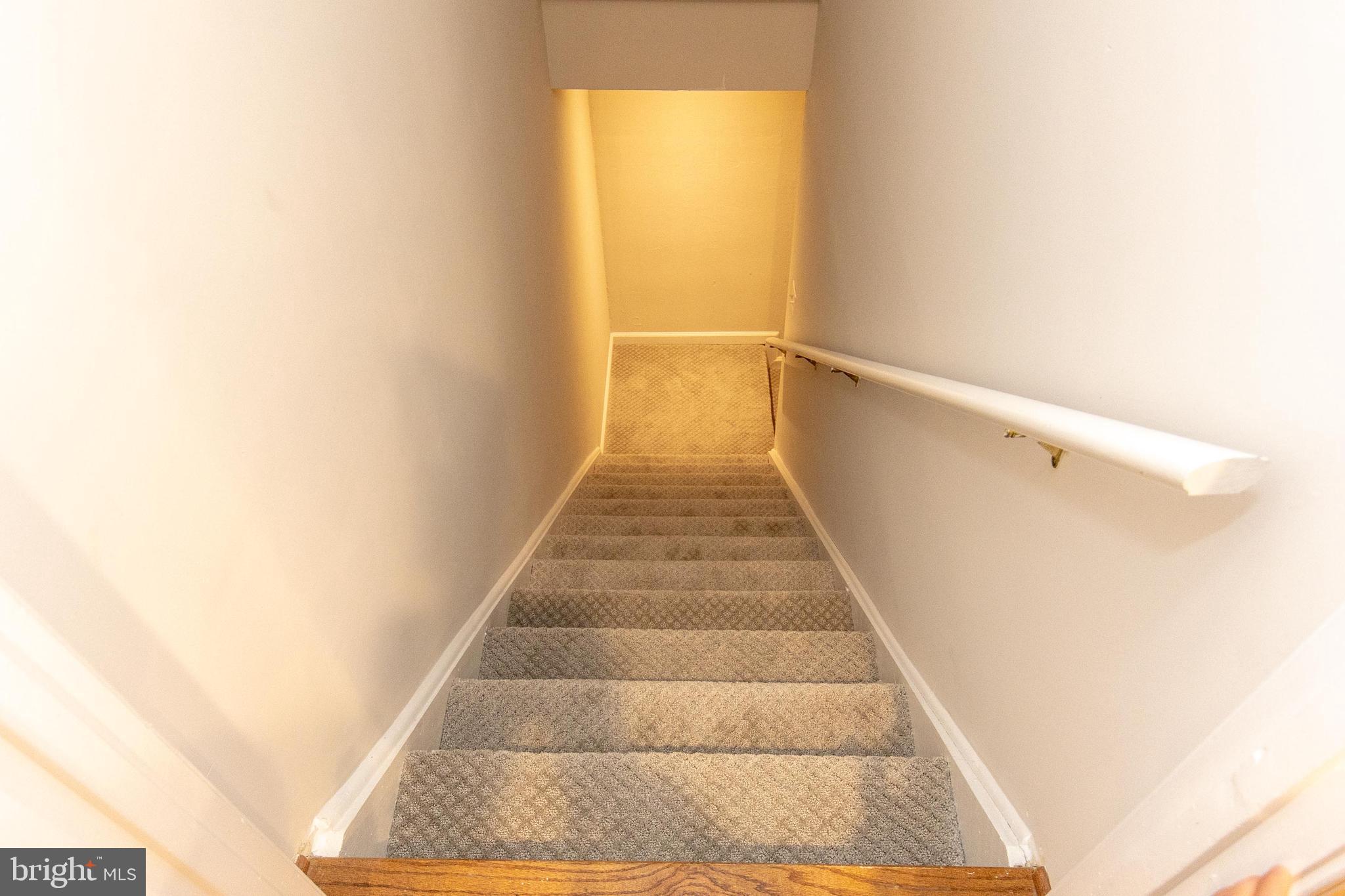 CIRCLE WOODS - Residential Lease