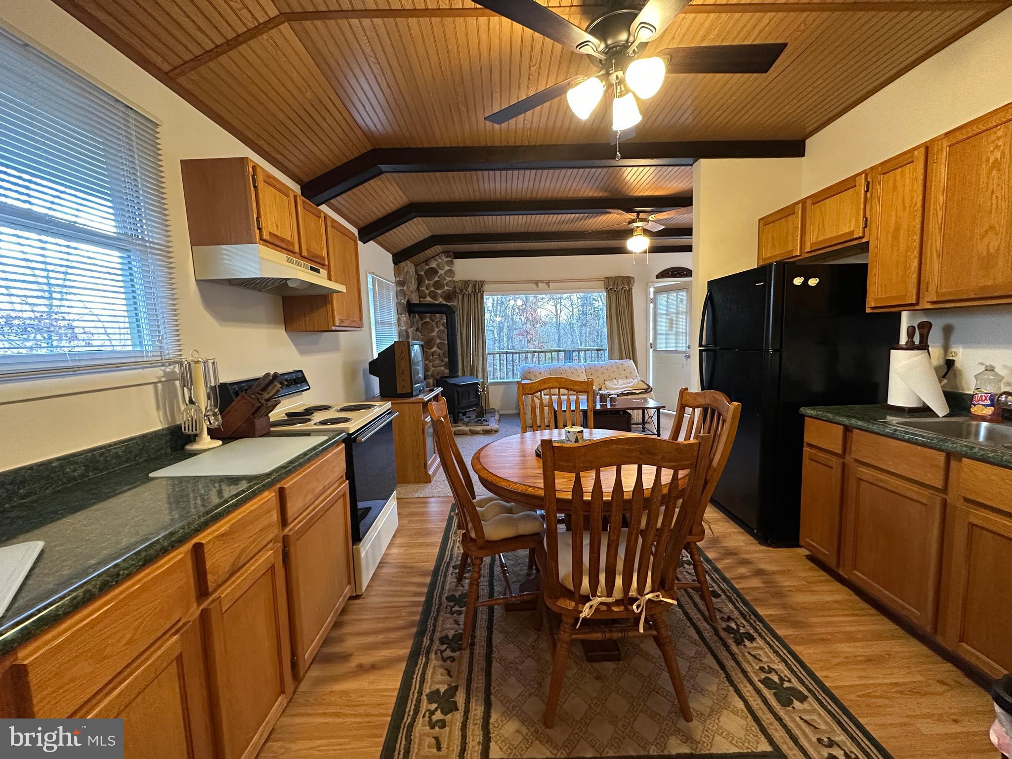 MOUNTAIN VIEW ESTATES - Residential