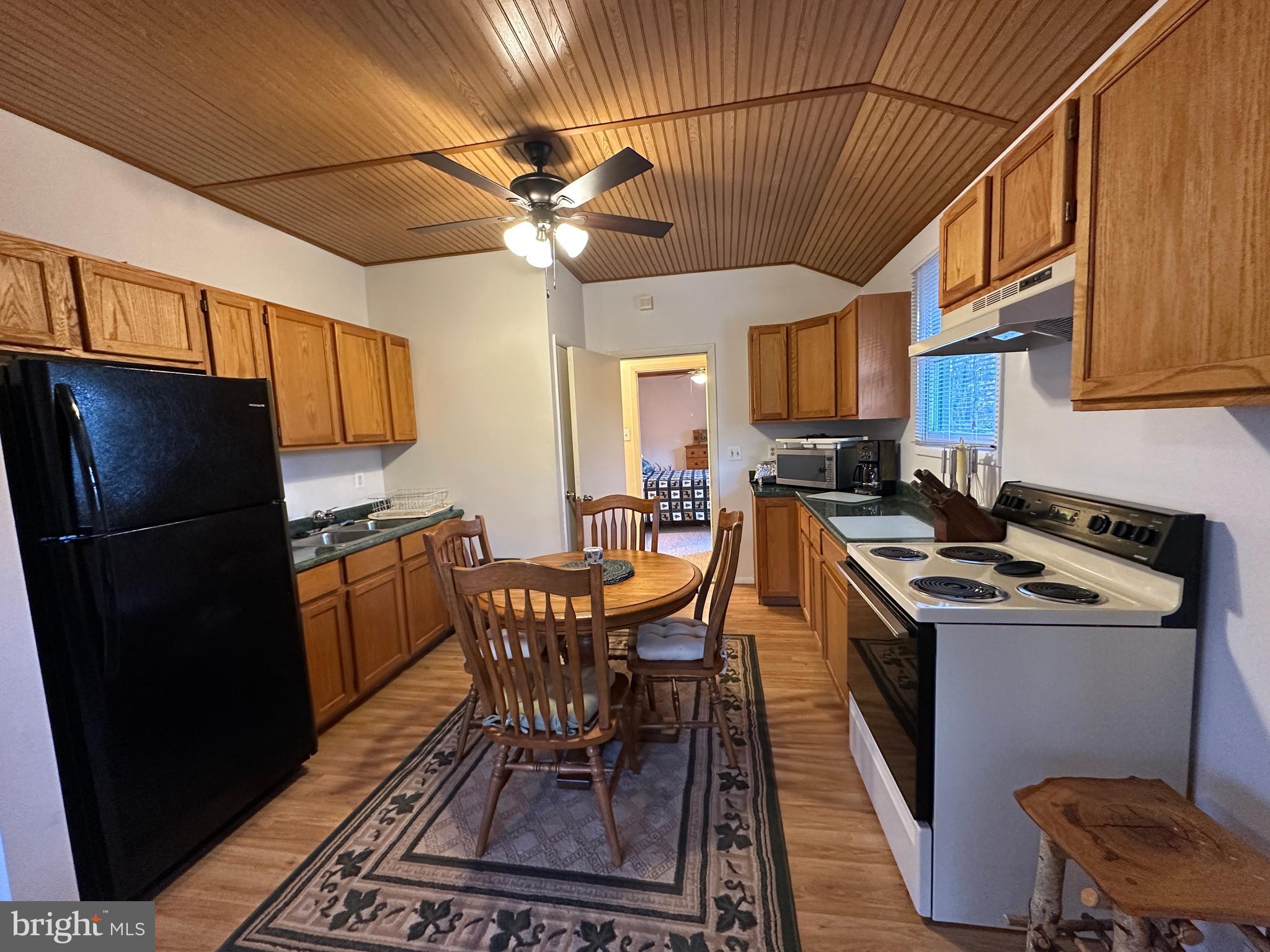 MOUNTAIN VIEW ESTATES - Residential