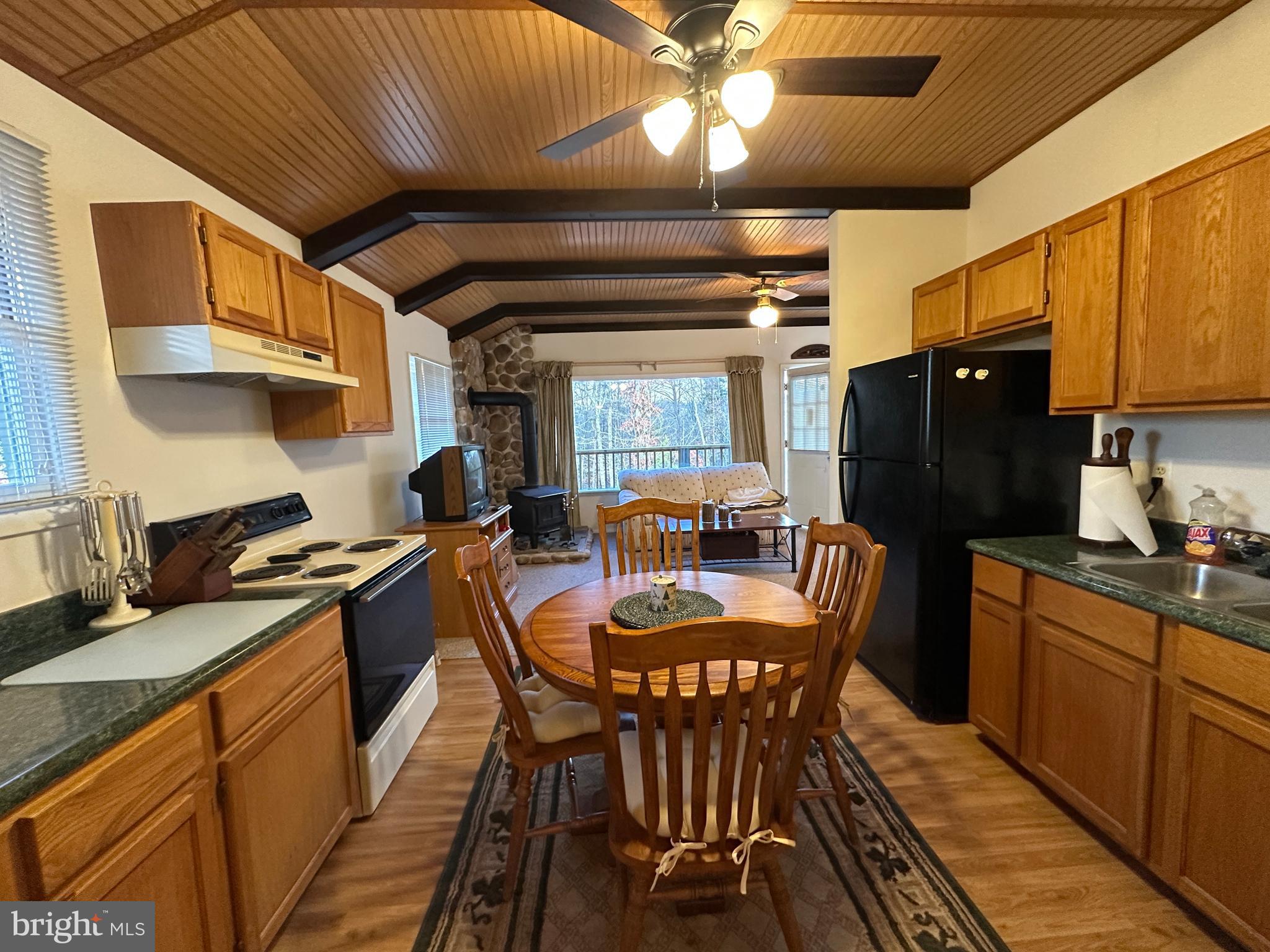 MOUNTAIN VIEW ESTATES - Residential