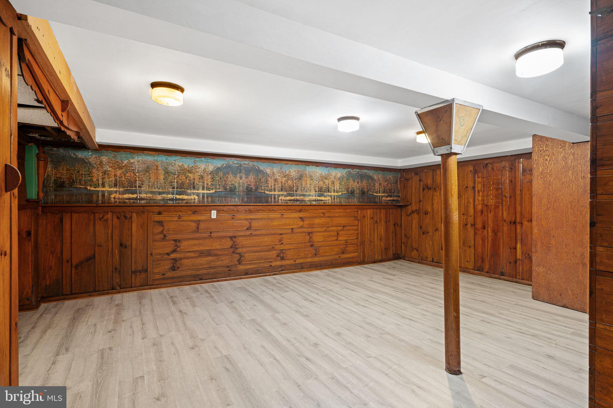 SPRING OAK ESTS - Residential