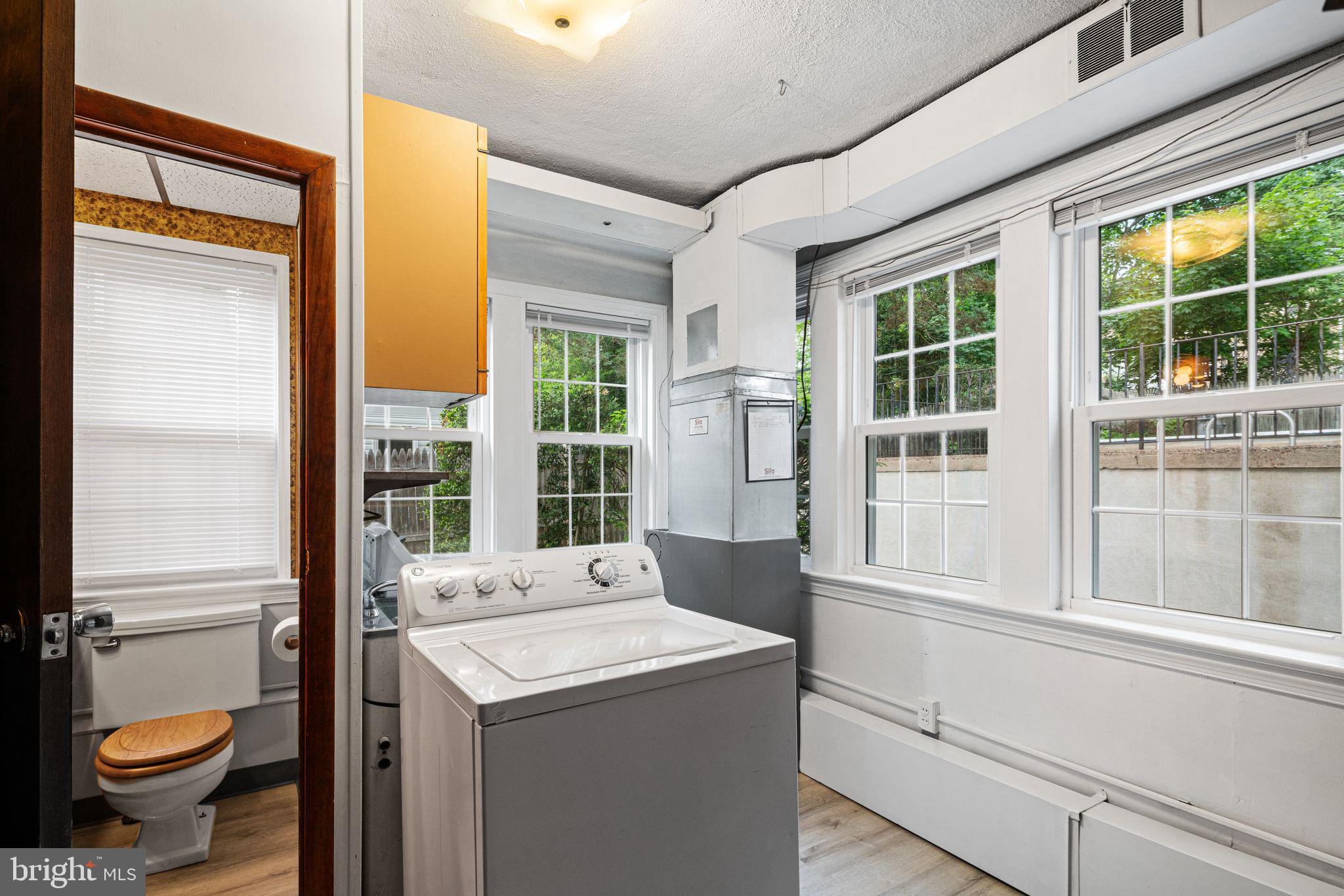 SPRING OAK ESTS - Residential