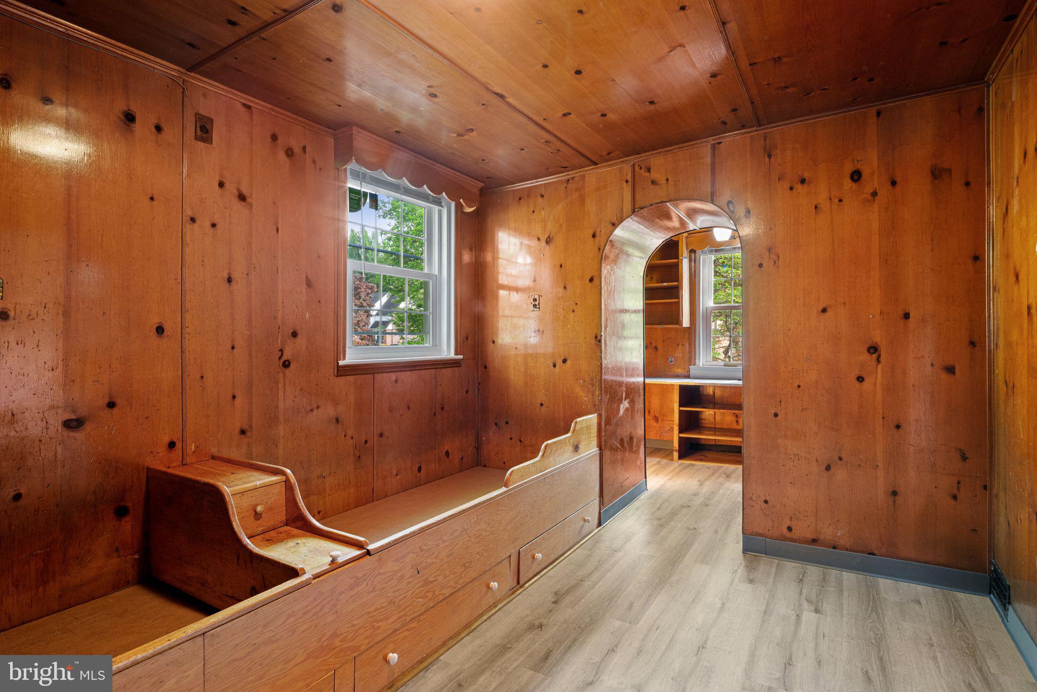 SPRING OAK ESTS - Residential