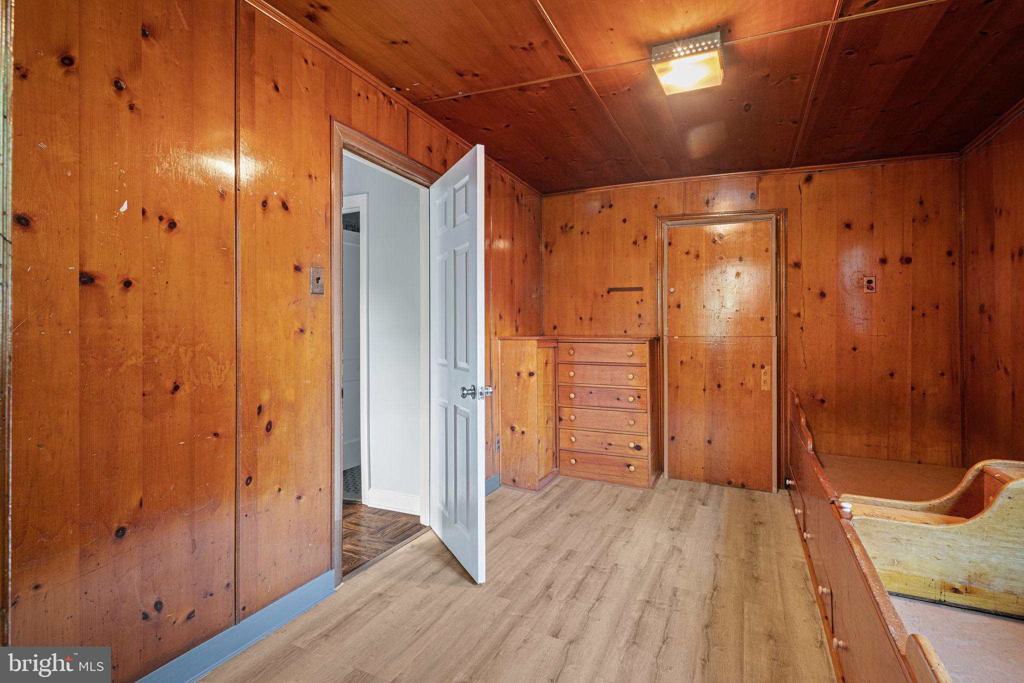 SPRING OAK ESTS - Residential