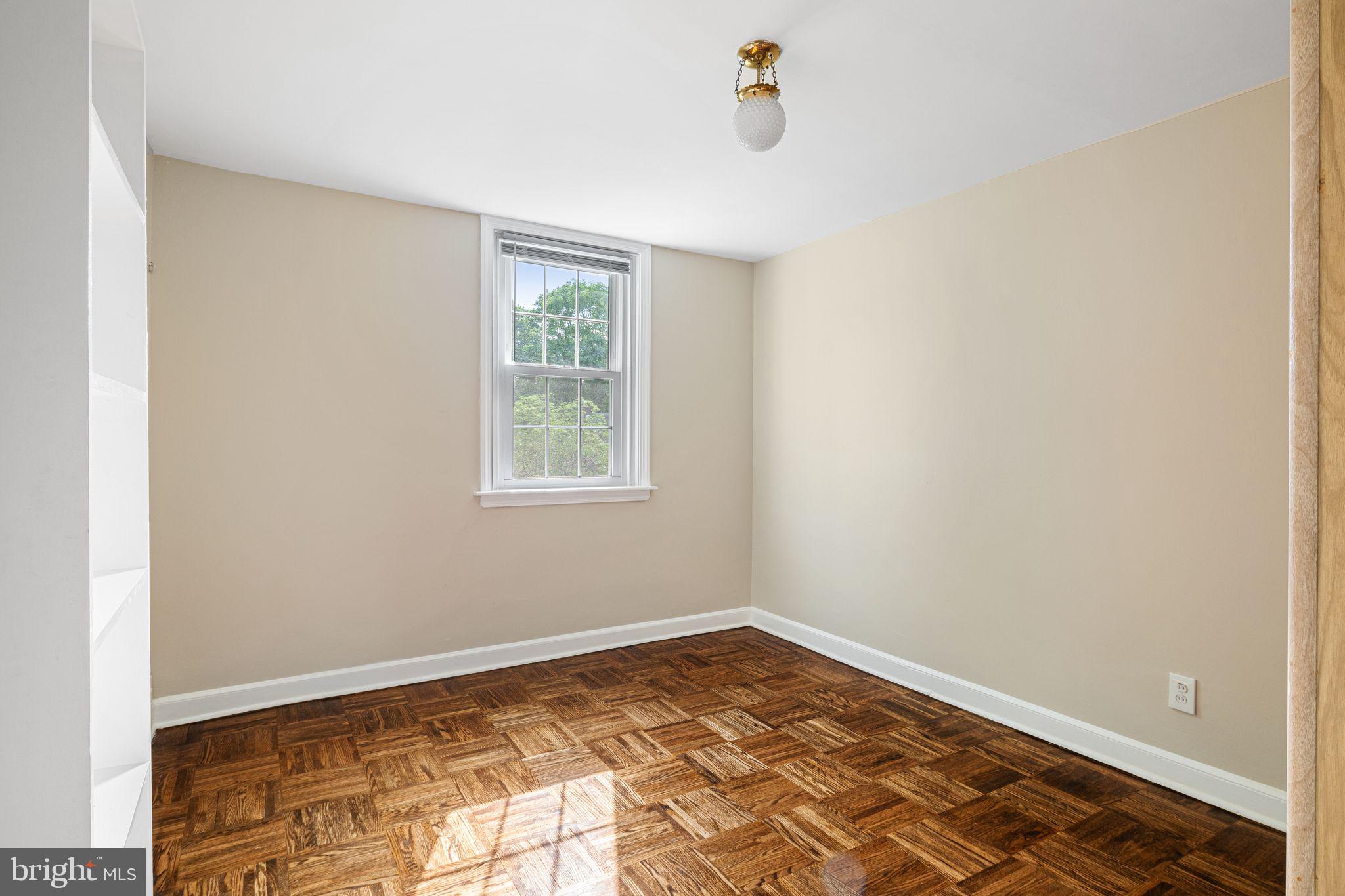 SPRING OAK ESTS - Residential