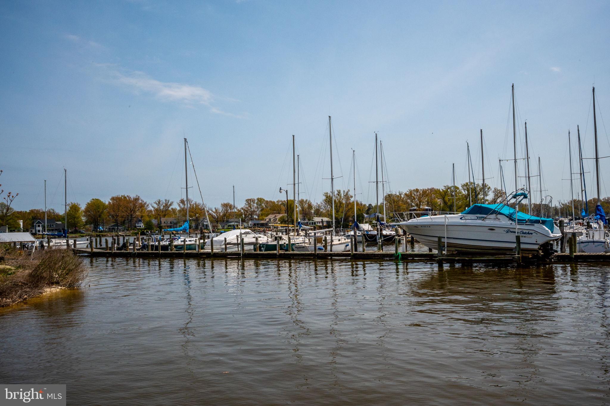 COLONIAL BEACH - Residential