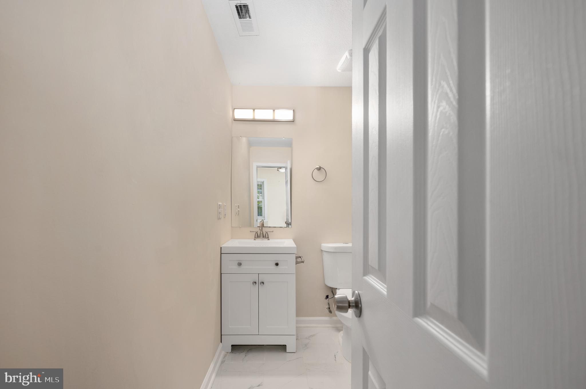 COLONIAL BEACH - Residential