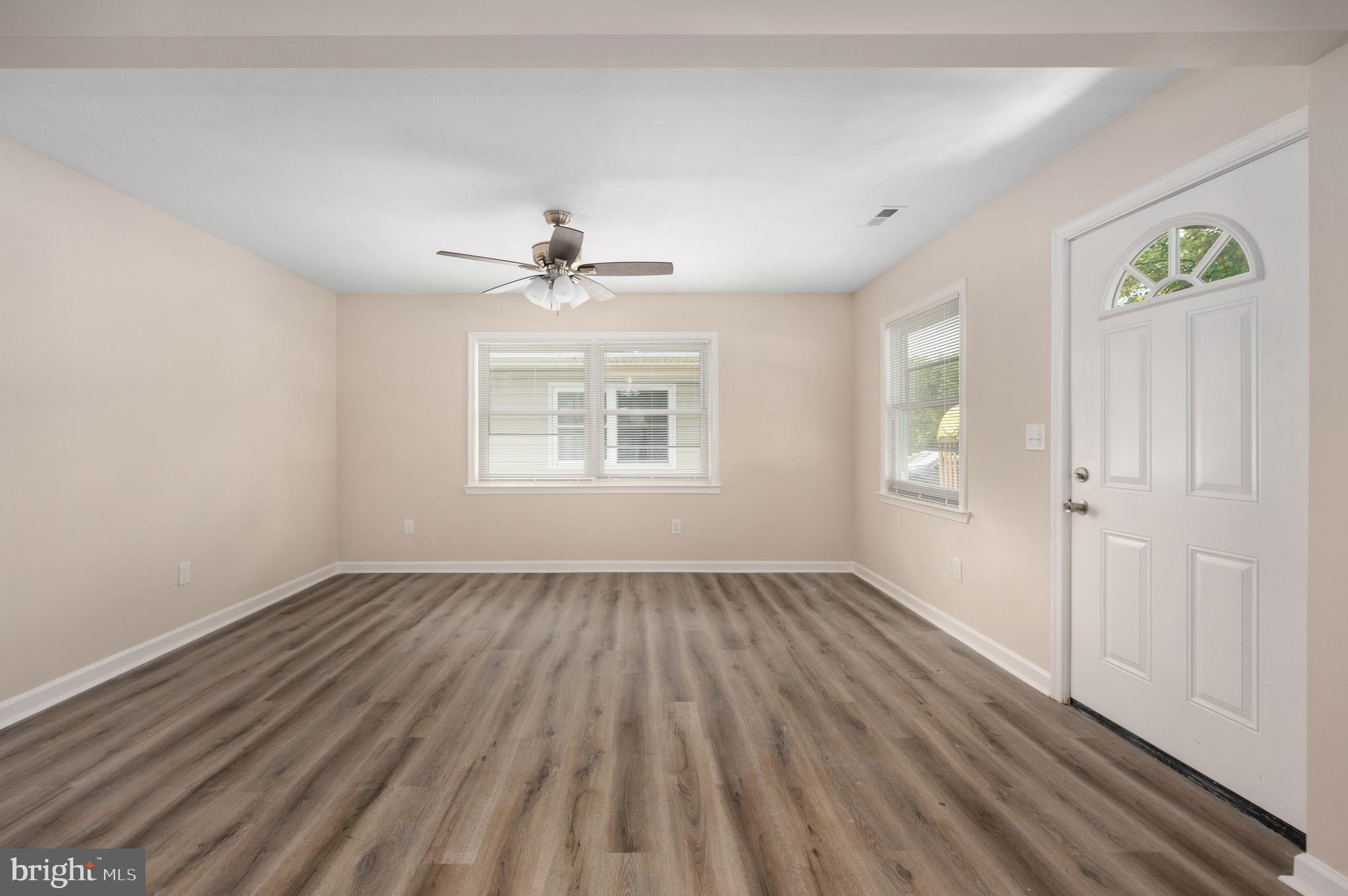 COLONIAL BEACH - Residential