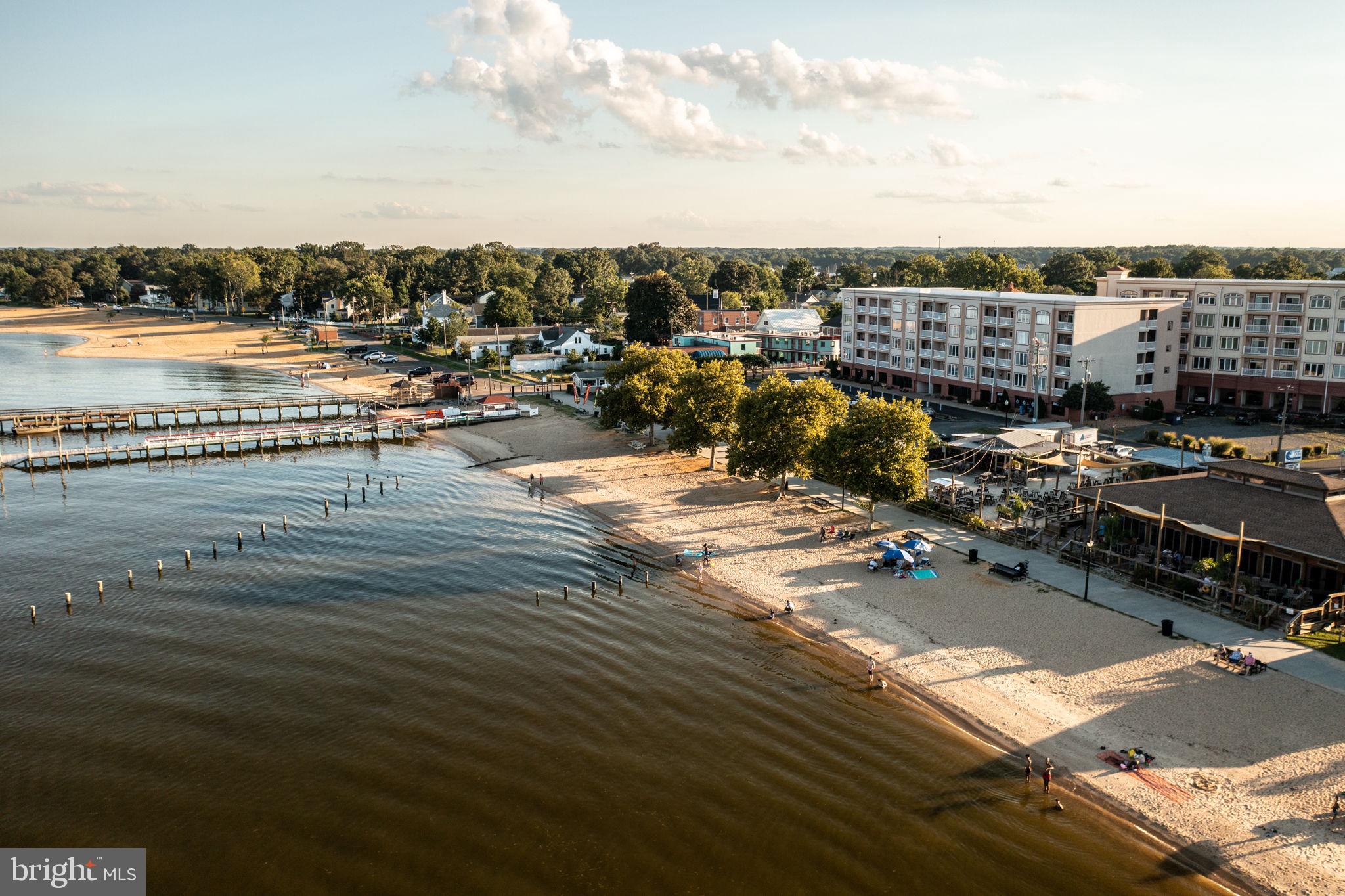 COLONIAL BEACH - Residential