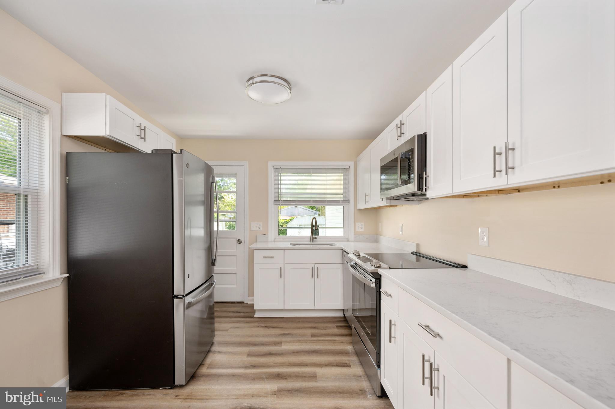 COLONIAL BEACH - Residential