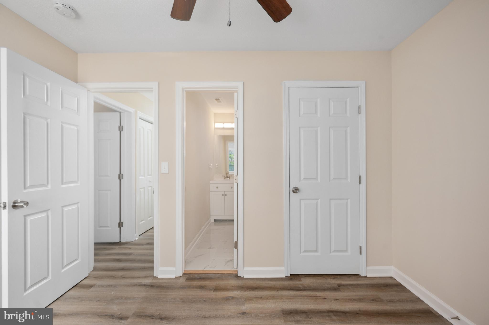 COLONIAL BEACH - Residential