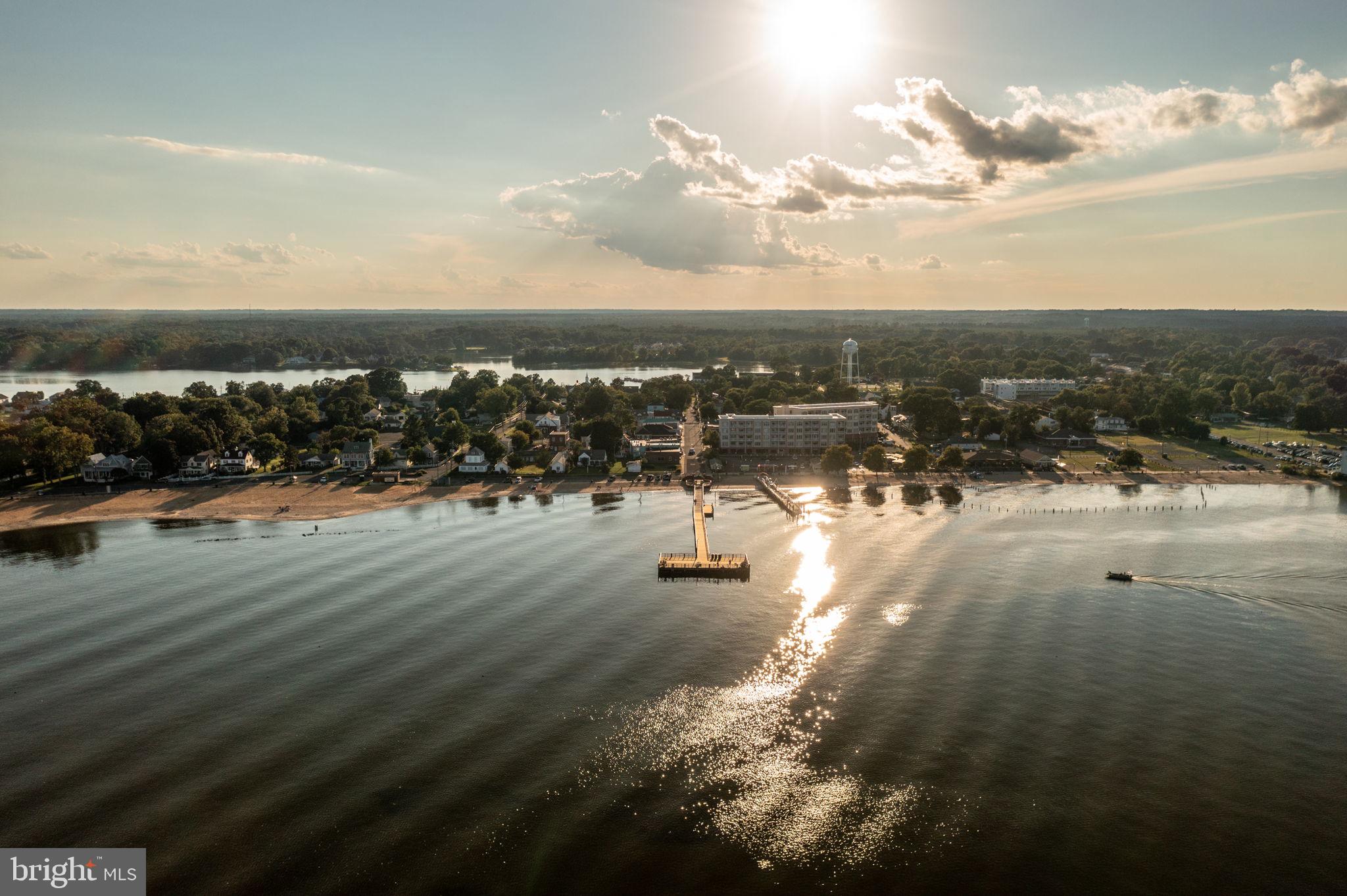 COLONIAL BEACH - Residential