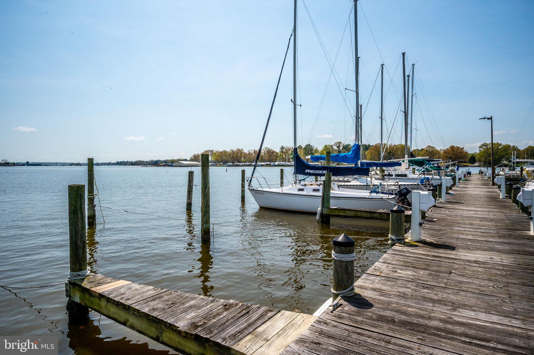 COLONIAL BEACH - Residential