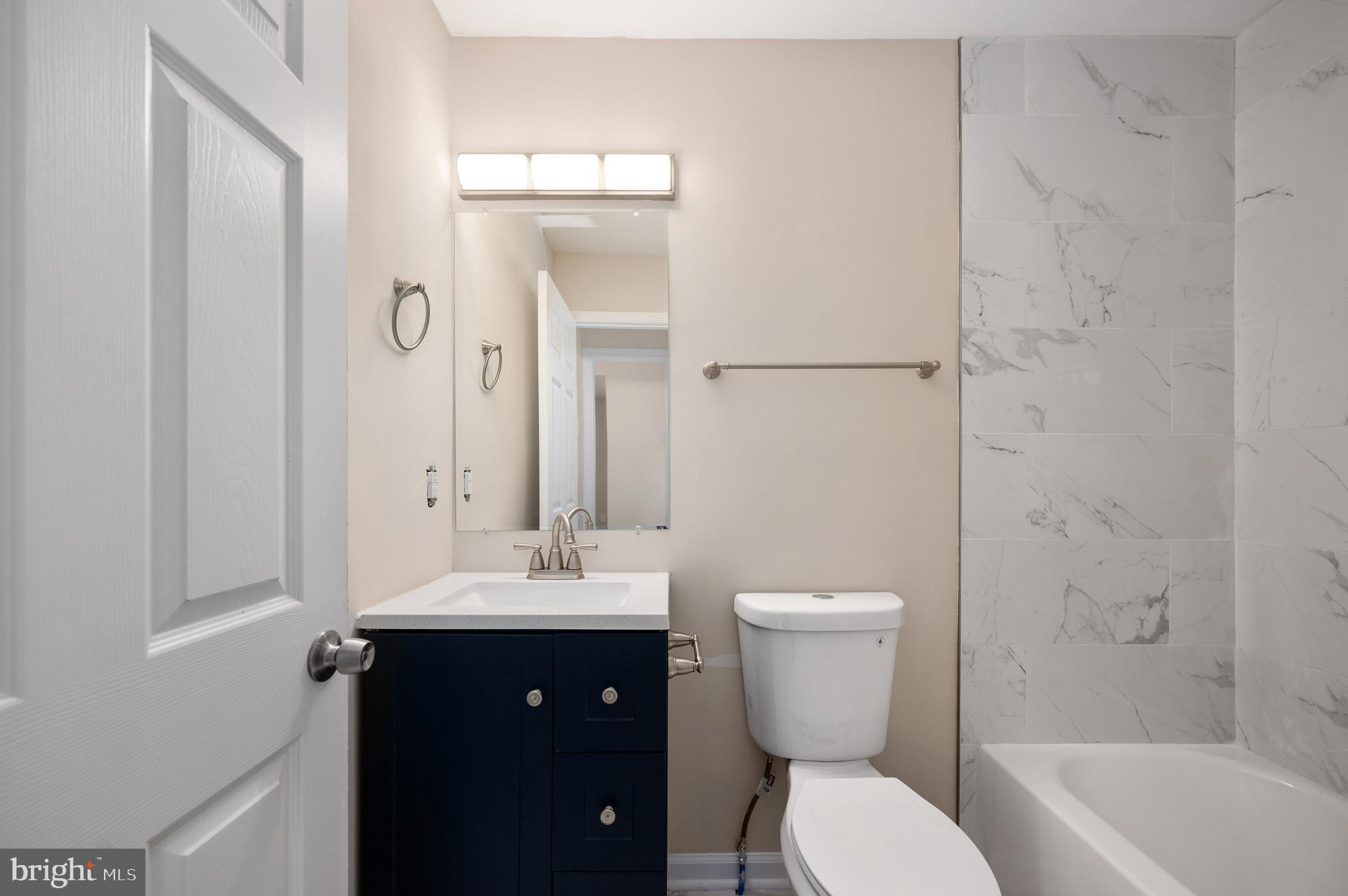 COLONIAL BEACH - Residential