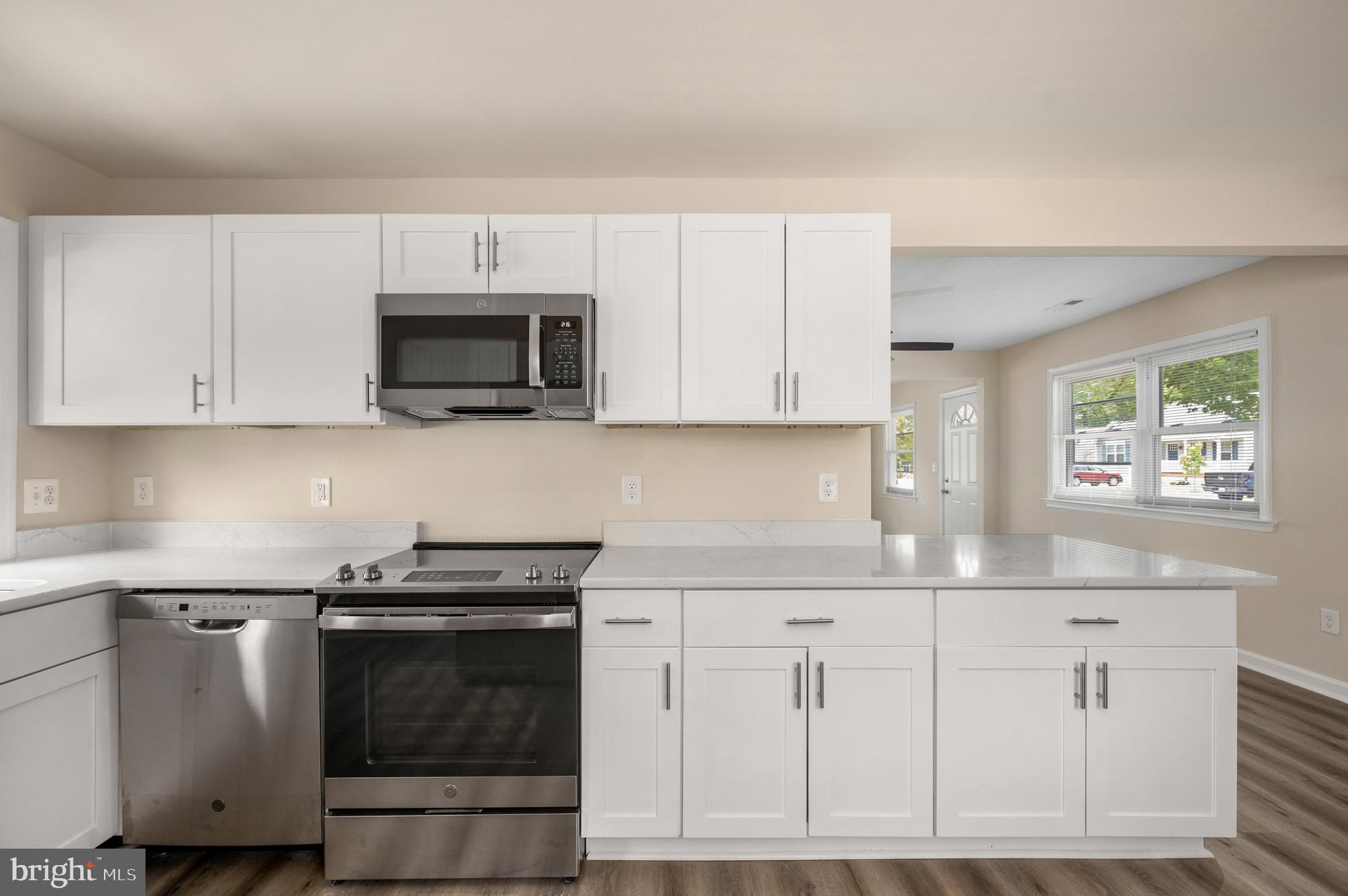 COLONIAL BEACH - Residential