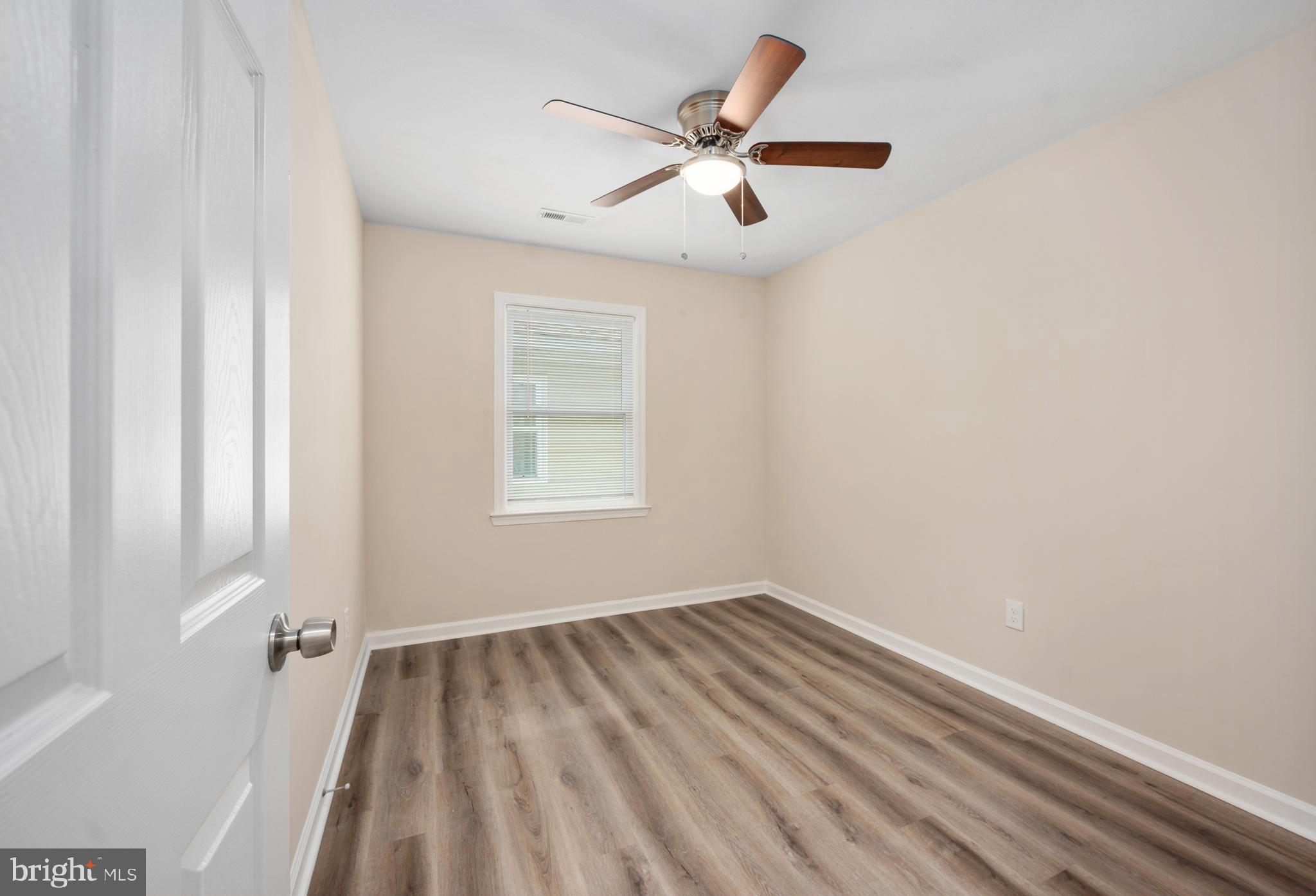 COLONIAL BEACH - Residential